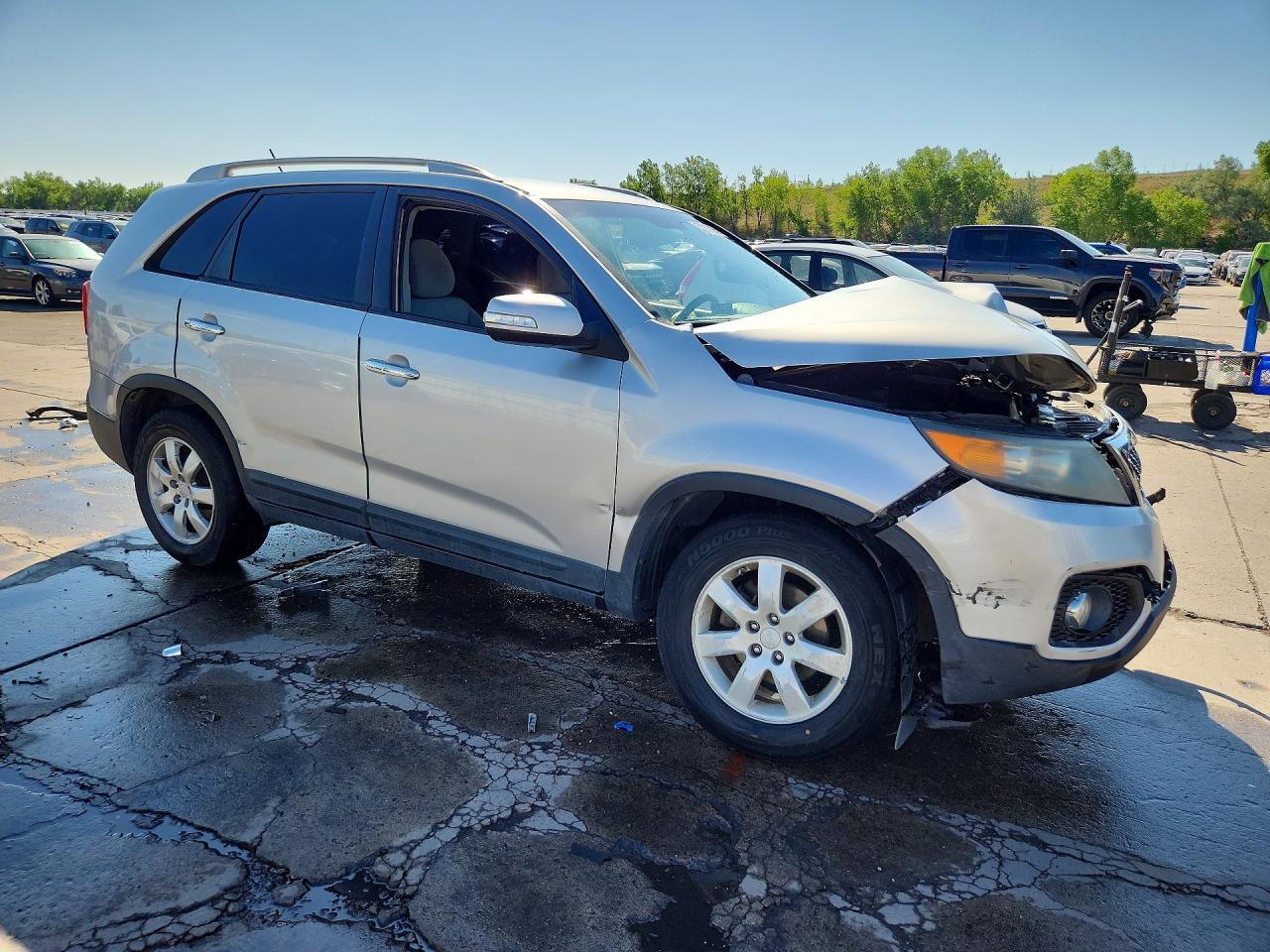 2011 Kia Sorento Lx Silver vin: 5XYKT3A18BG129772