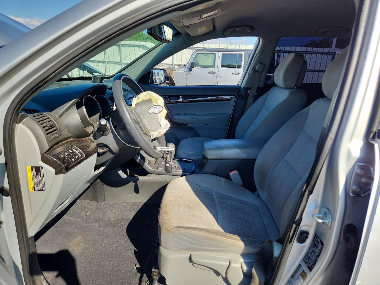2011 Kia Sorento Lx Silver vin: 5XYKT3A18BG129772