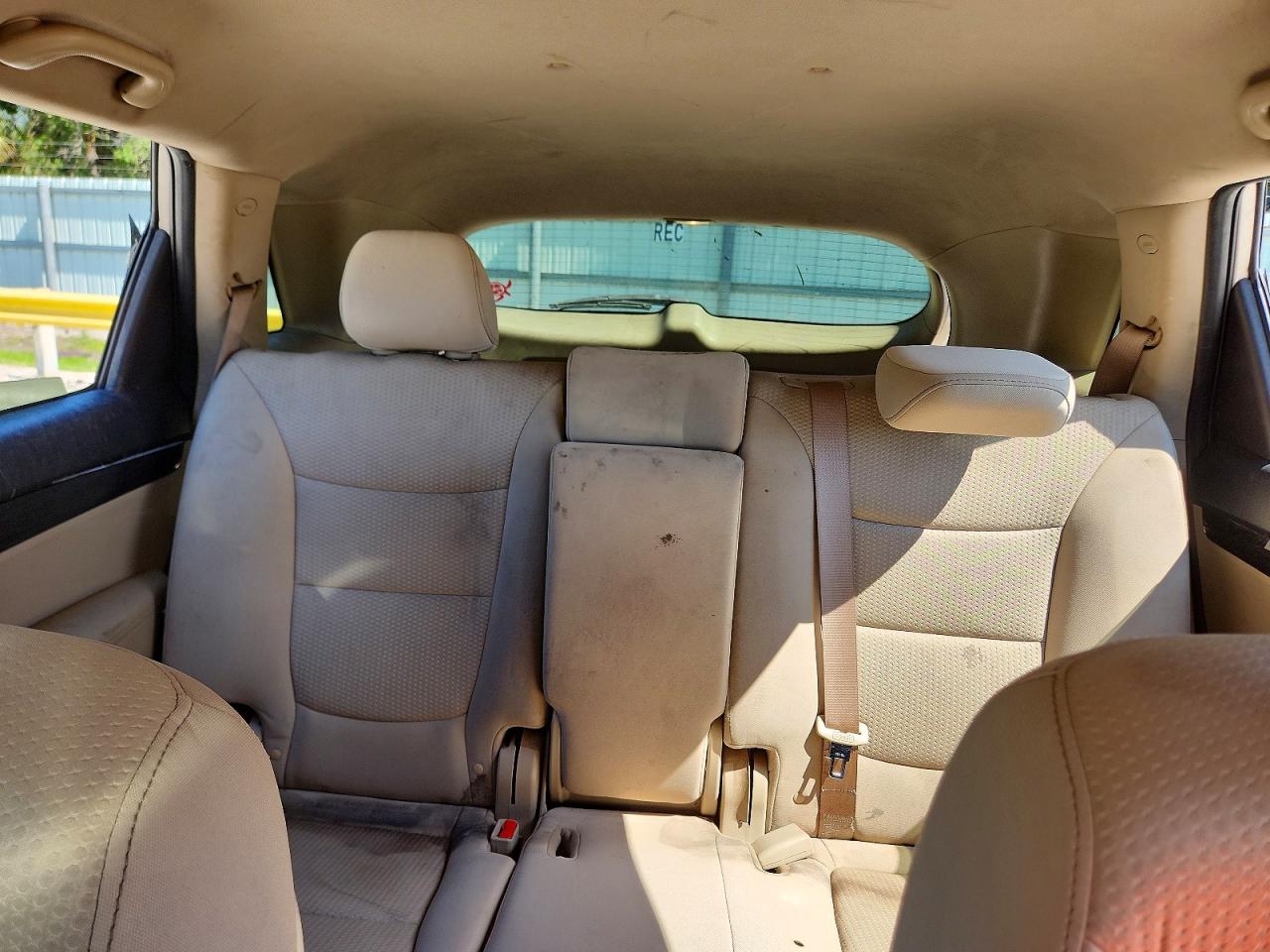 2012 Kia Sorento Lx White vin: 5XYKT3A18CG189066