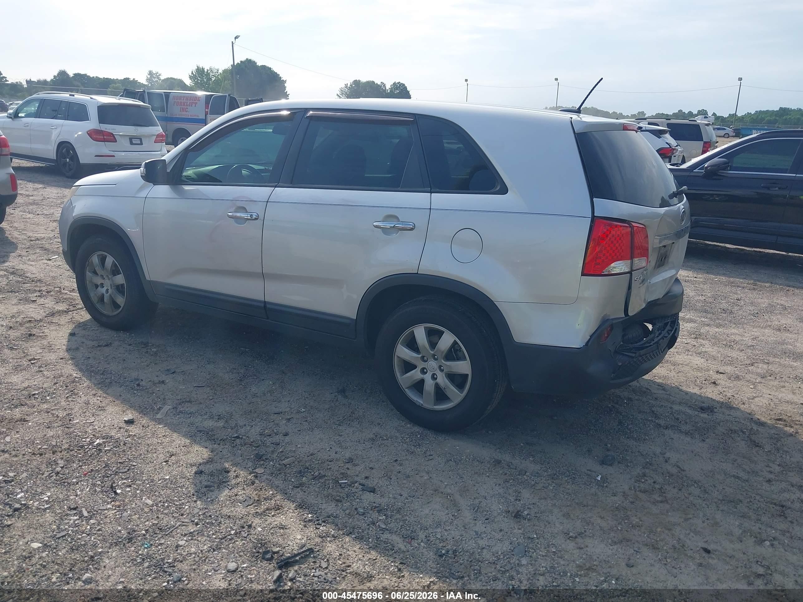 2012 Kia Sorento Lx Silver vin: 5XYKT3A18CG202897