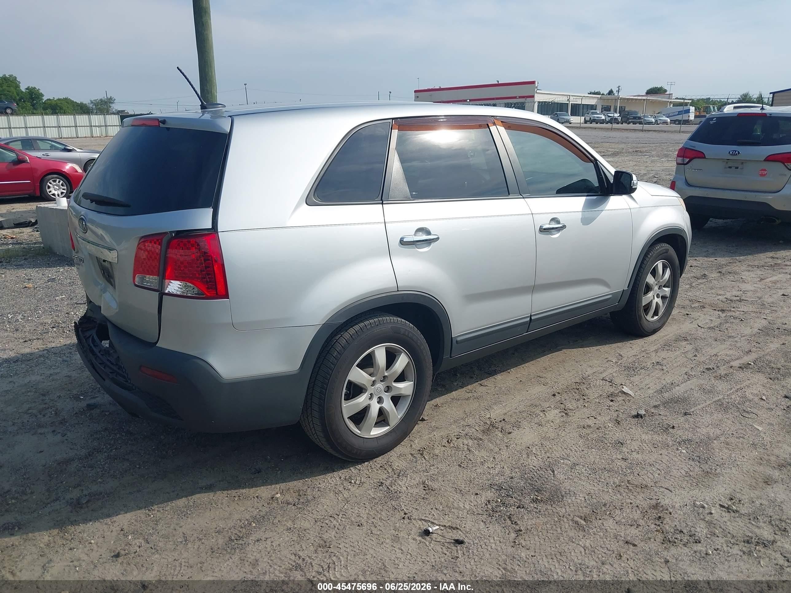 2012 Kia Sorento Lx Silver vin: 5XYKT3A18CG202897