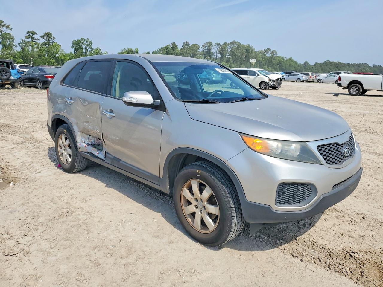 2013 Kia Sorento Lx Серебряный vin: 5XYKT3A18DG342871