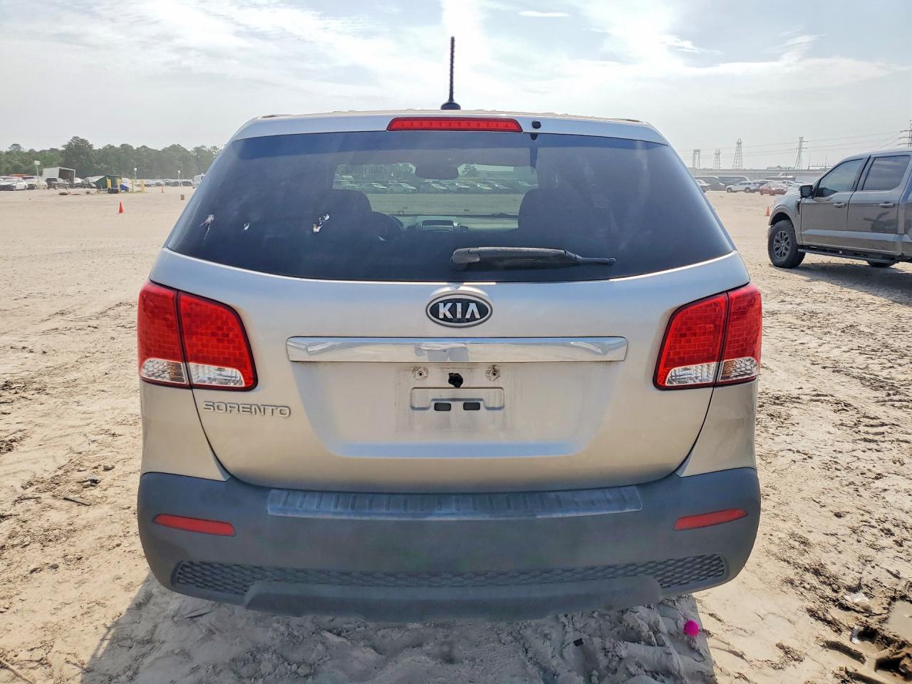 2013 Kia Sorento Lx Серебряный vin: 5XYKT3A18DG342871