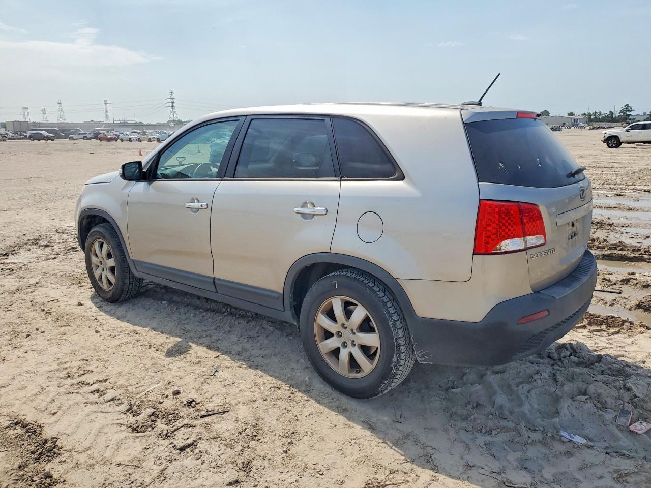2013 Kia Sorento Lx Серебряный vin: 5XYKT3A18DG342871