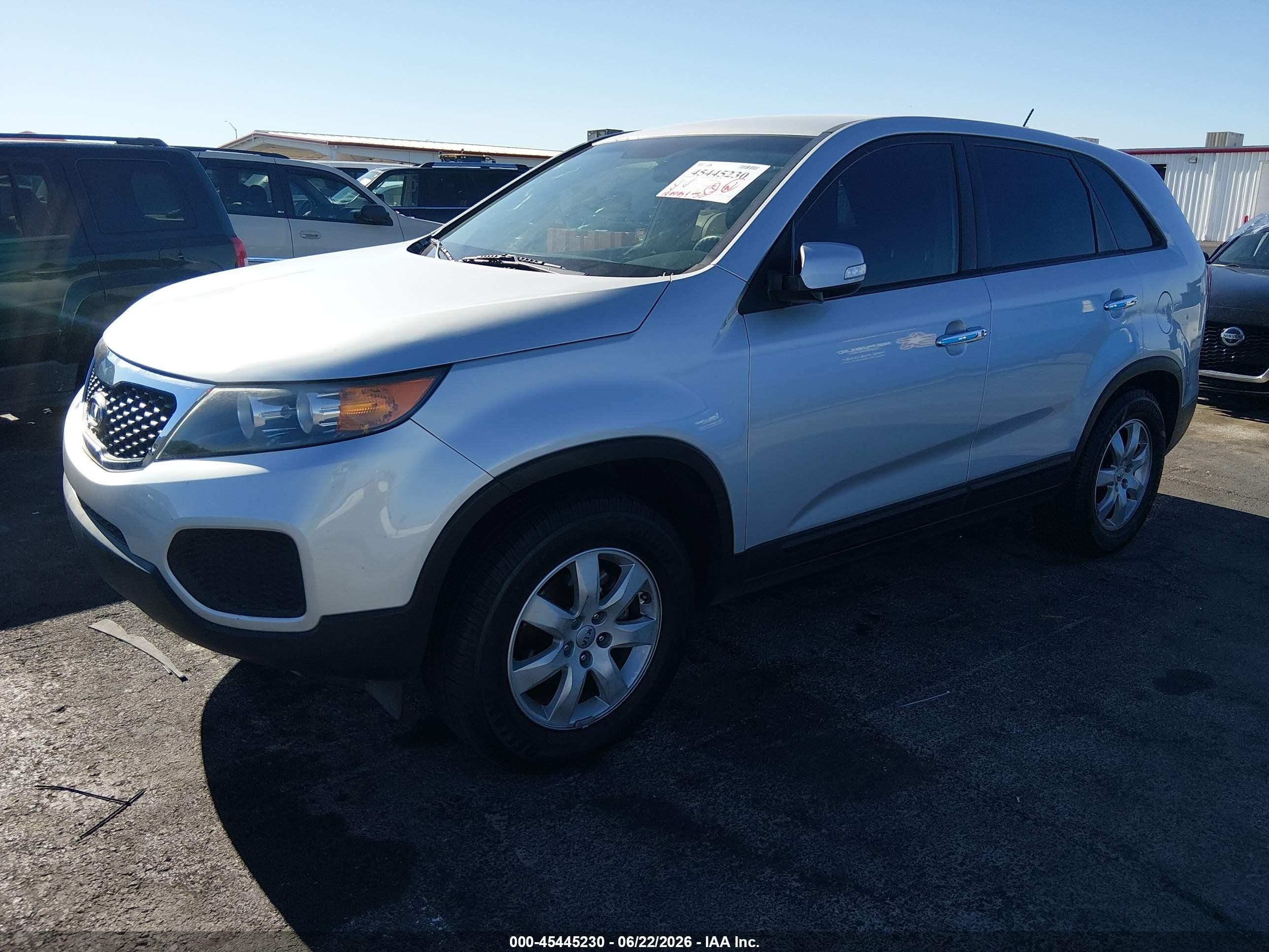 2013 Kia Sorento Lx Silver vin: 5XYKT3A18DG380861