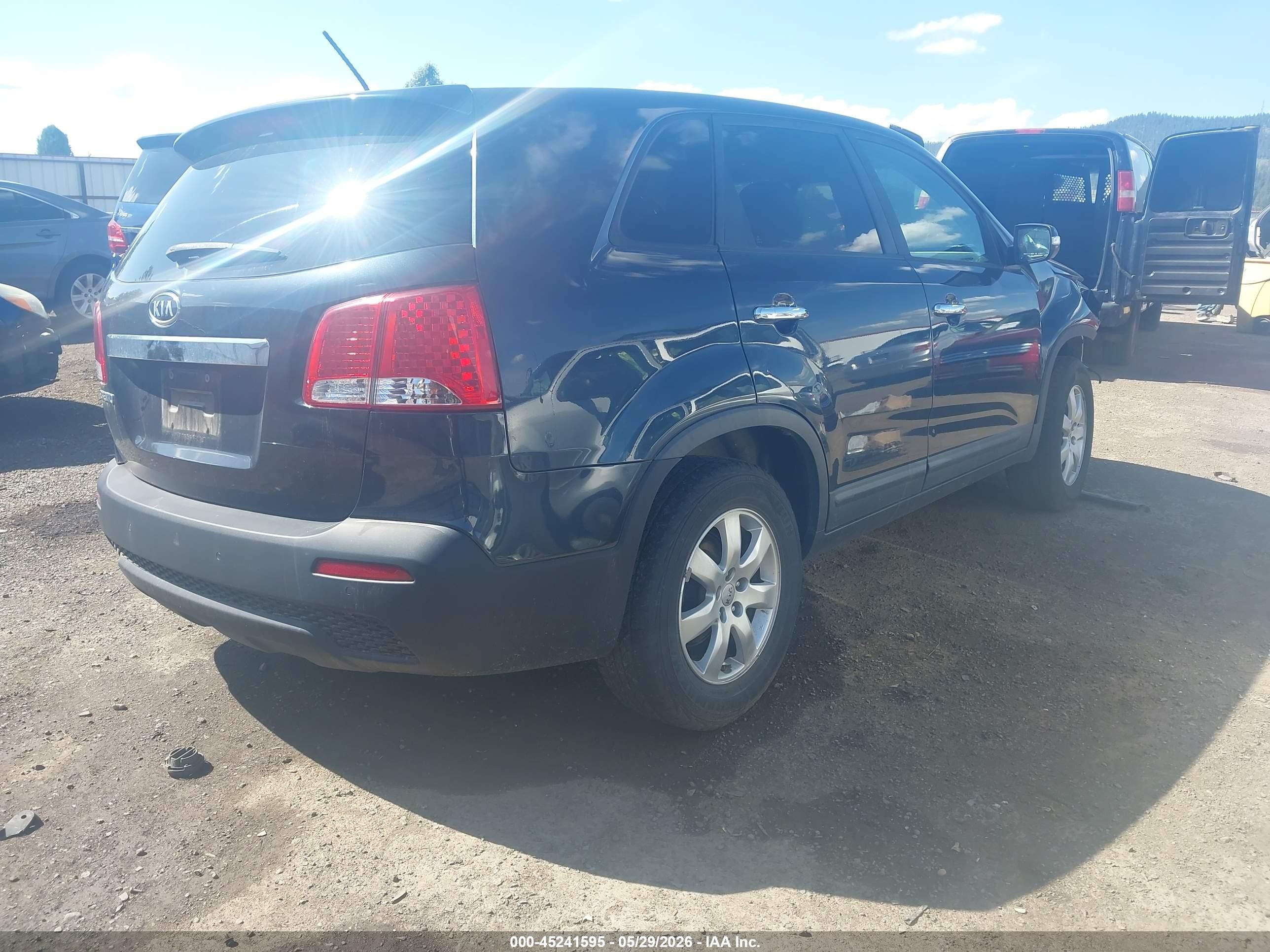 2013 Kia Sorento Lx Dark Blue vin: 5XYKT3A18DG402275