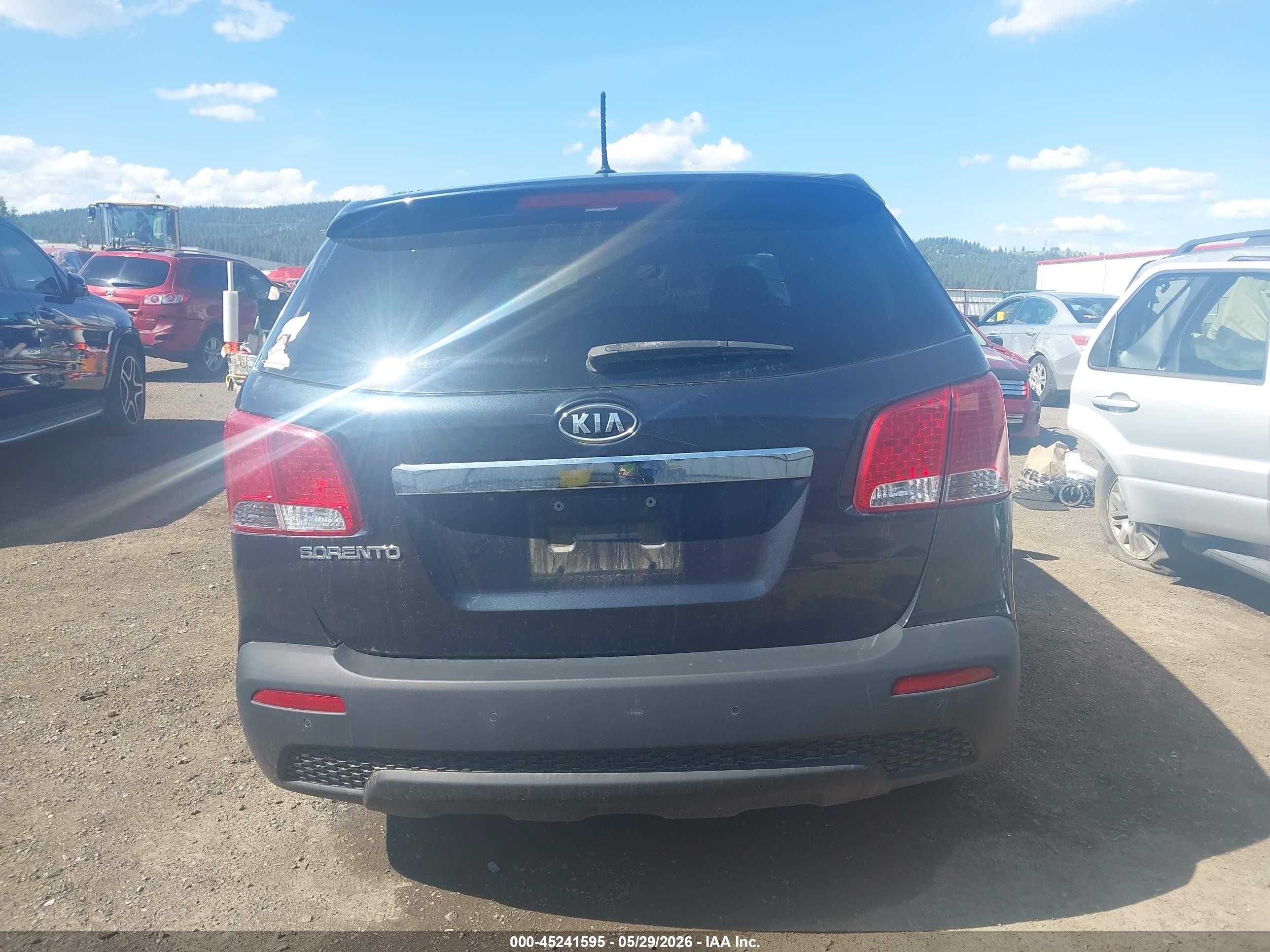 2013 Kia Sorento Lx Dark Blue vin: 5XYKT3A18DG402275