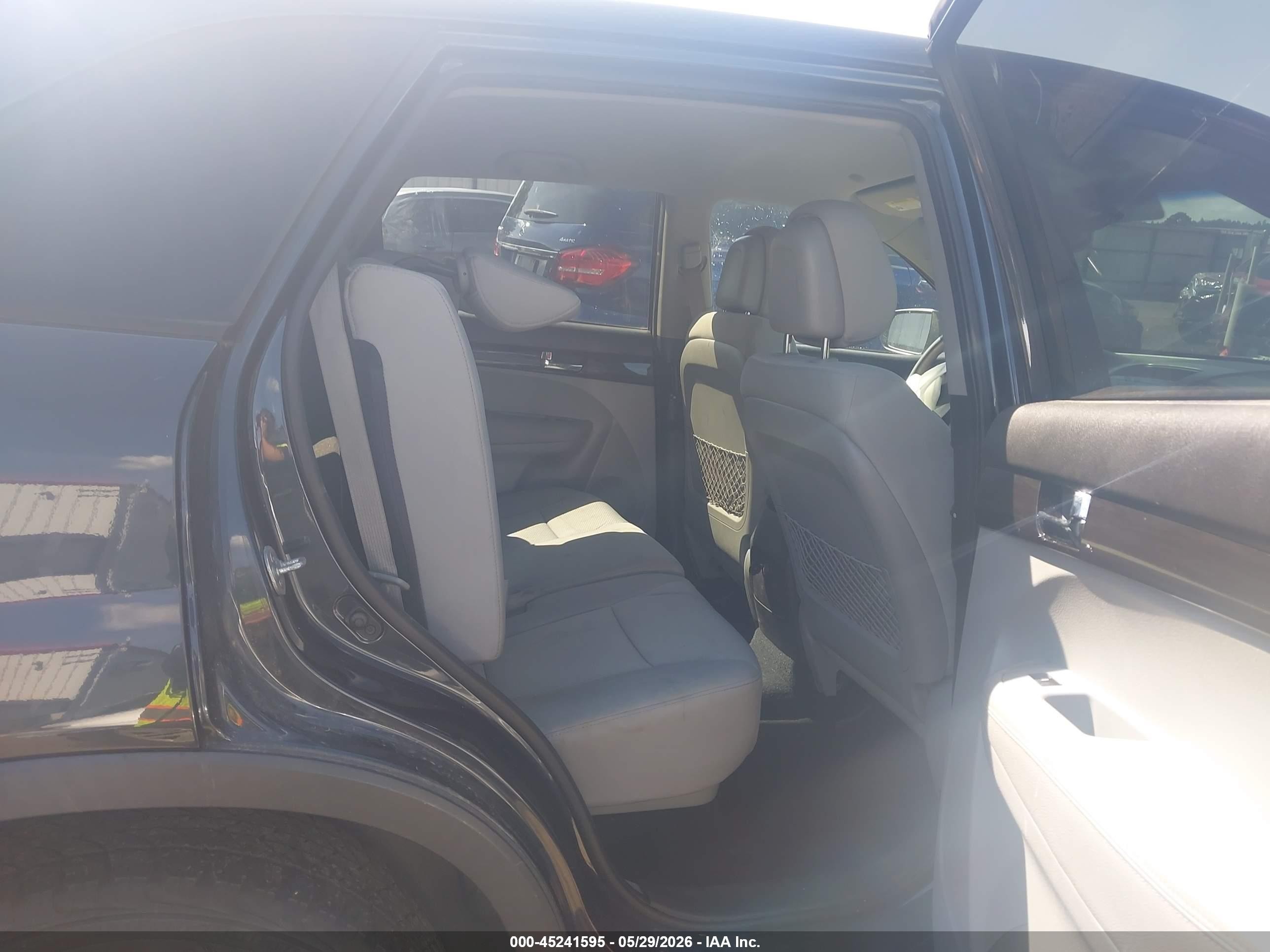 2013 Kia Sorento Lx Dark Blue vin: 5XYKT3A18DG402275