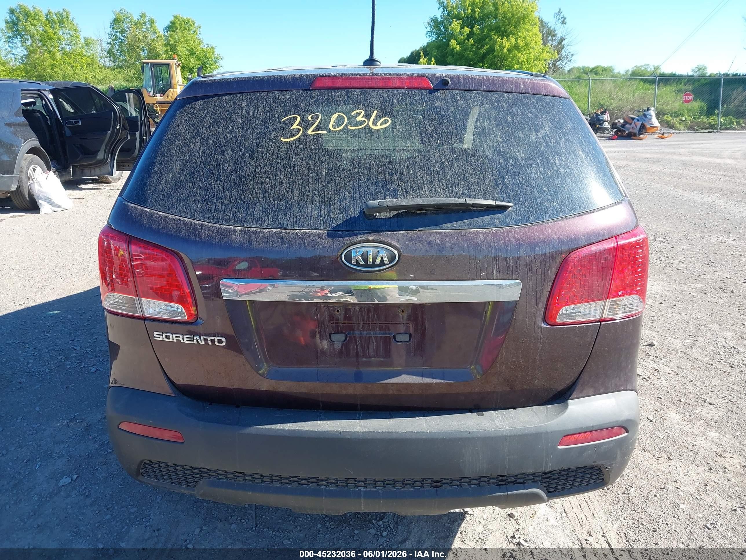 2011 Kia Sorento Lx Beige vin: 5XYKT3A19BG005090