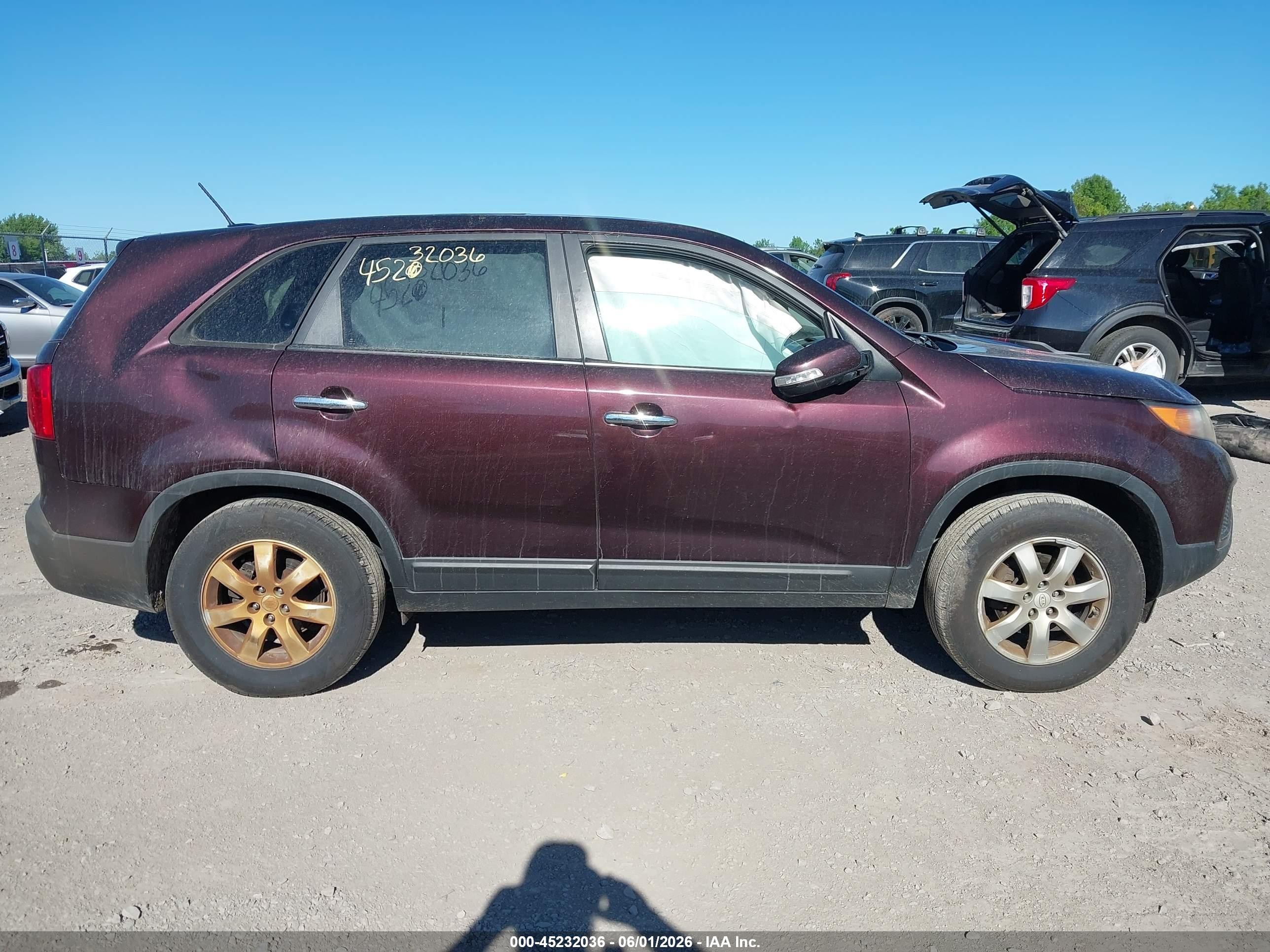 2011 Kia Sorento Lx Beige vin: 5XYKT3A19BG005090
