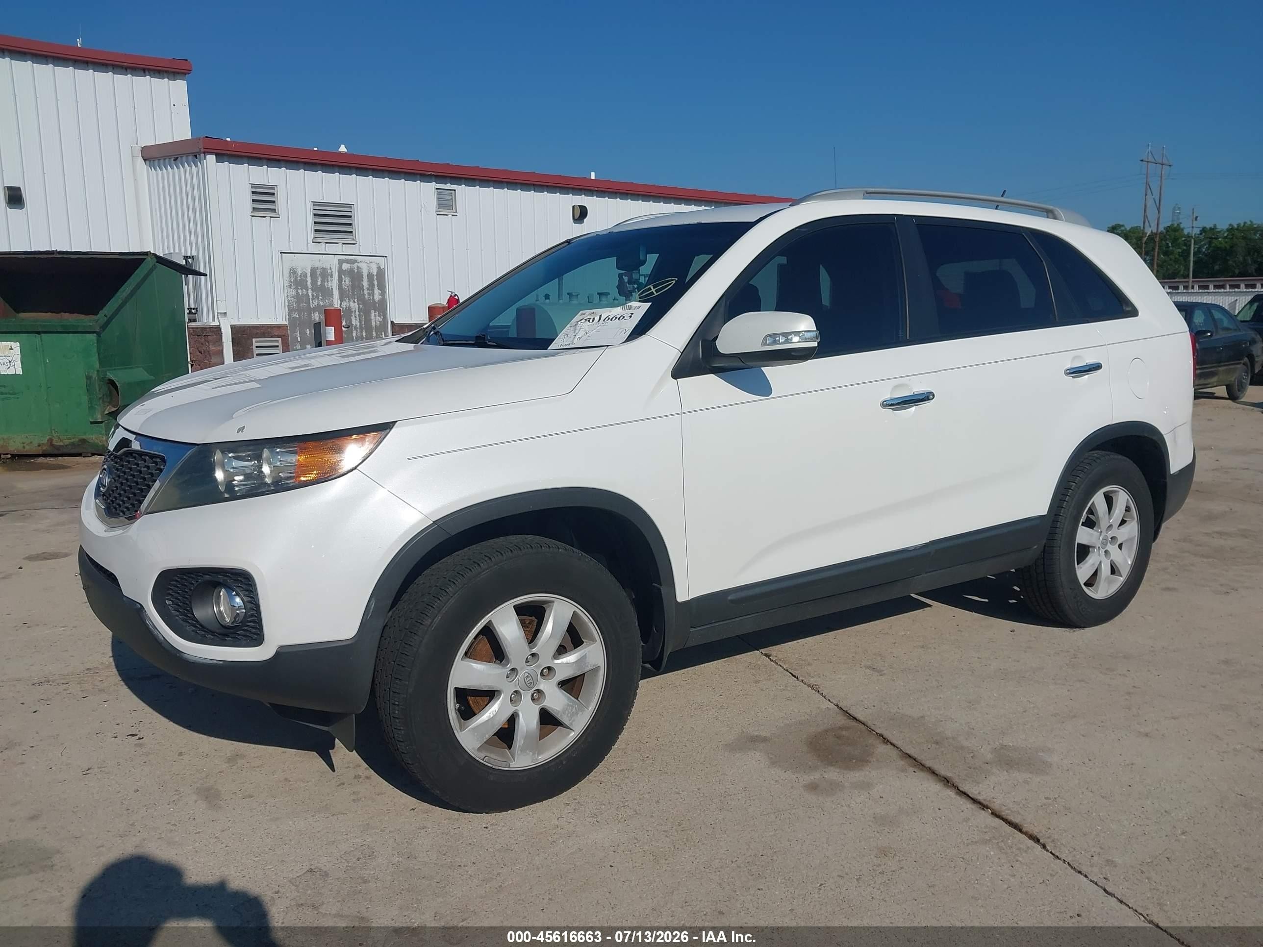 2011 Kia Sorento Lx White vin: 5XYKT3A19BG125990