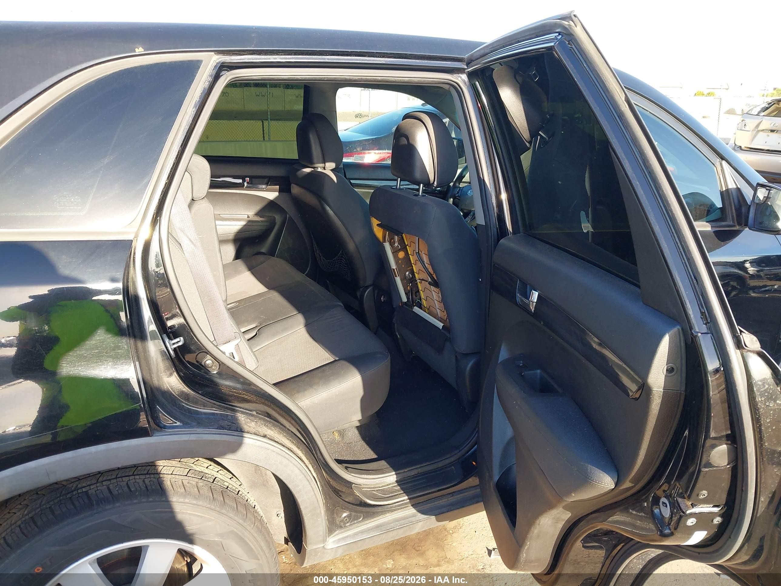 2012 Kia Sorento Lx Черный vin: 5XYKT3A19CG237965