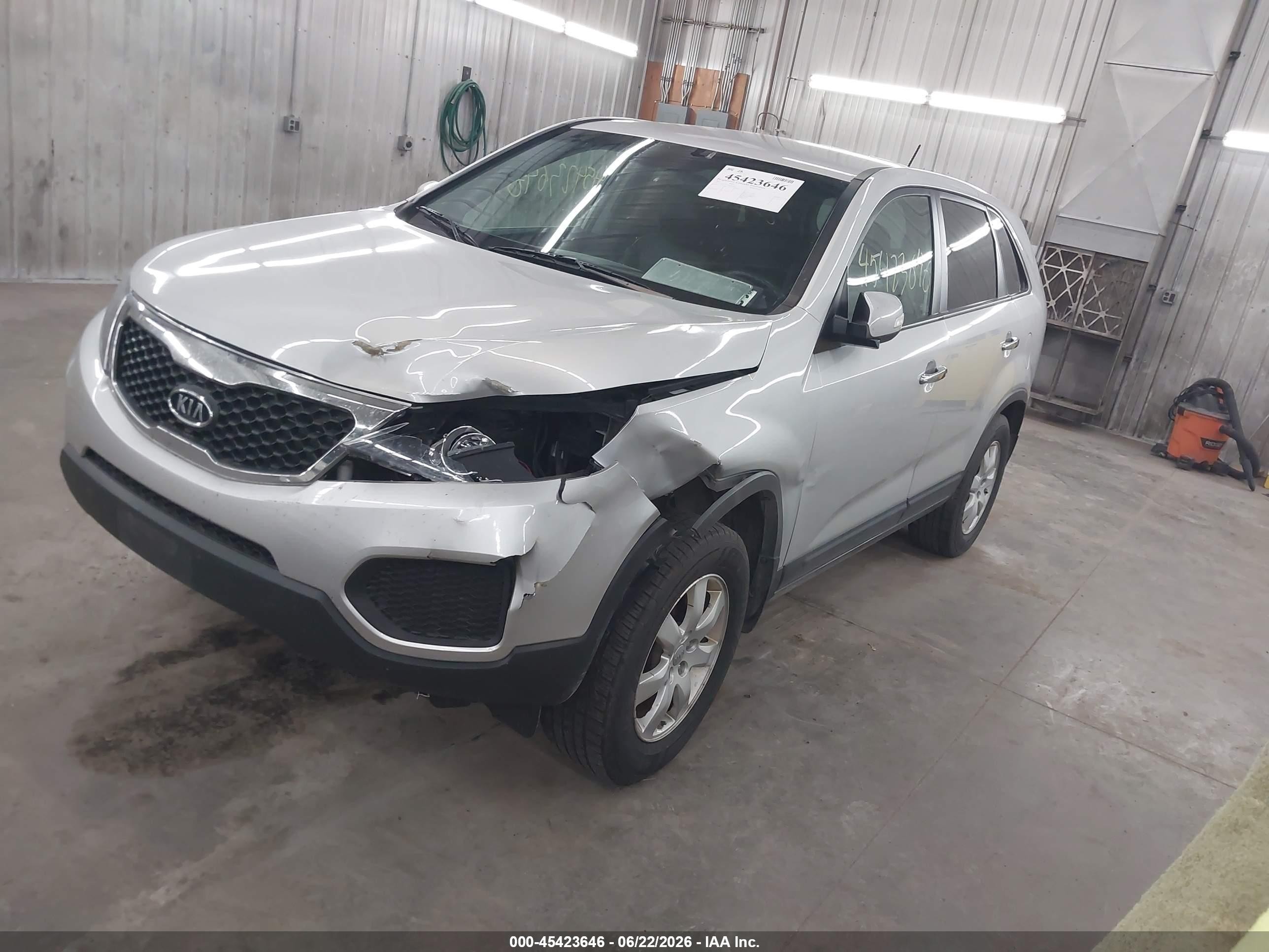 2013 Kia Sorento Lx Серебряный vin: 5XYKT3A19DG379461