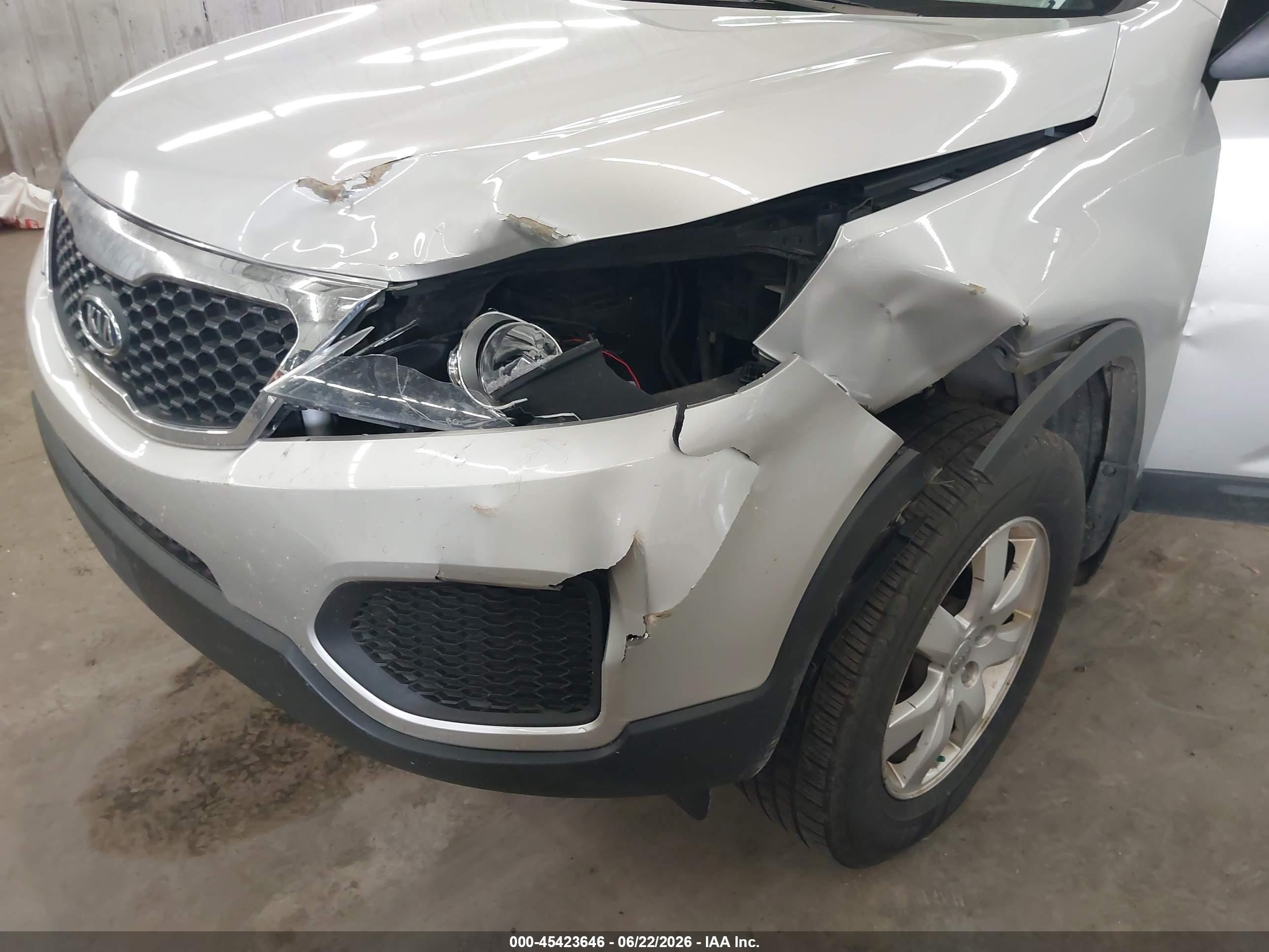 2013 Kia Sorento Lx Серебряный vin: 5XYKT3A19DG379461
