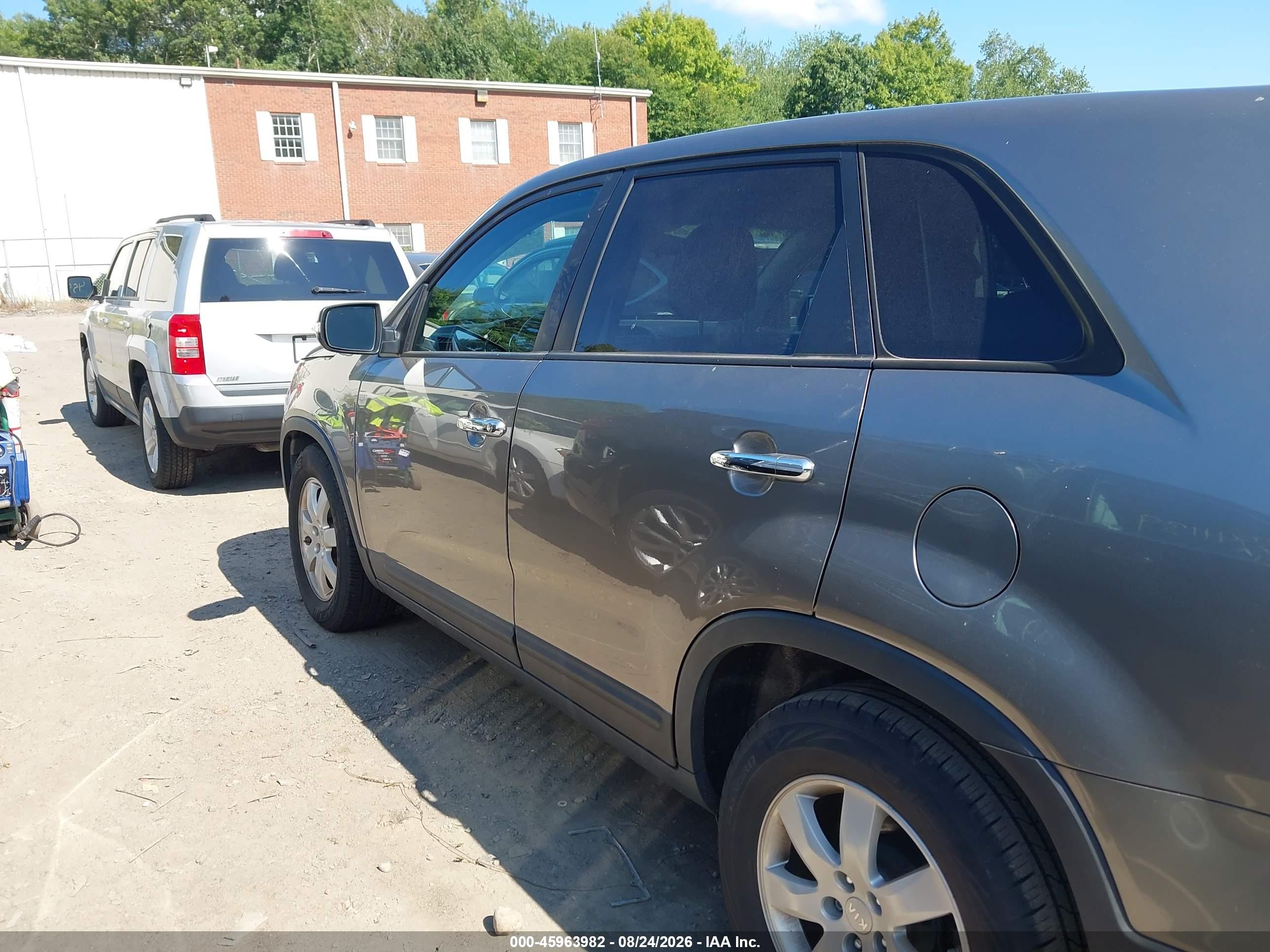2013 Kia Sorento Lx Gray vin: 5XYKT3A19DG405203