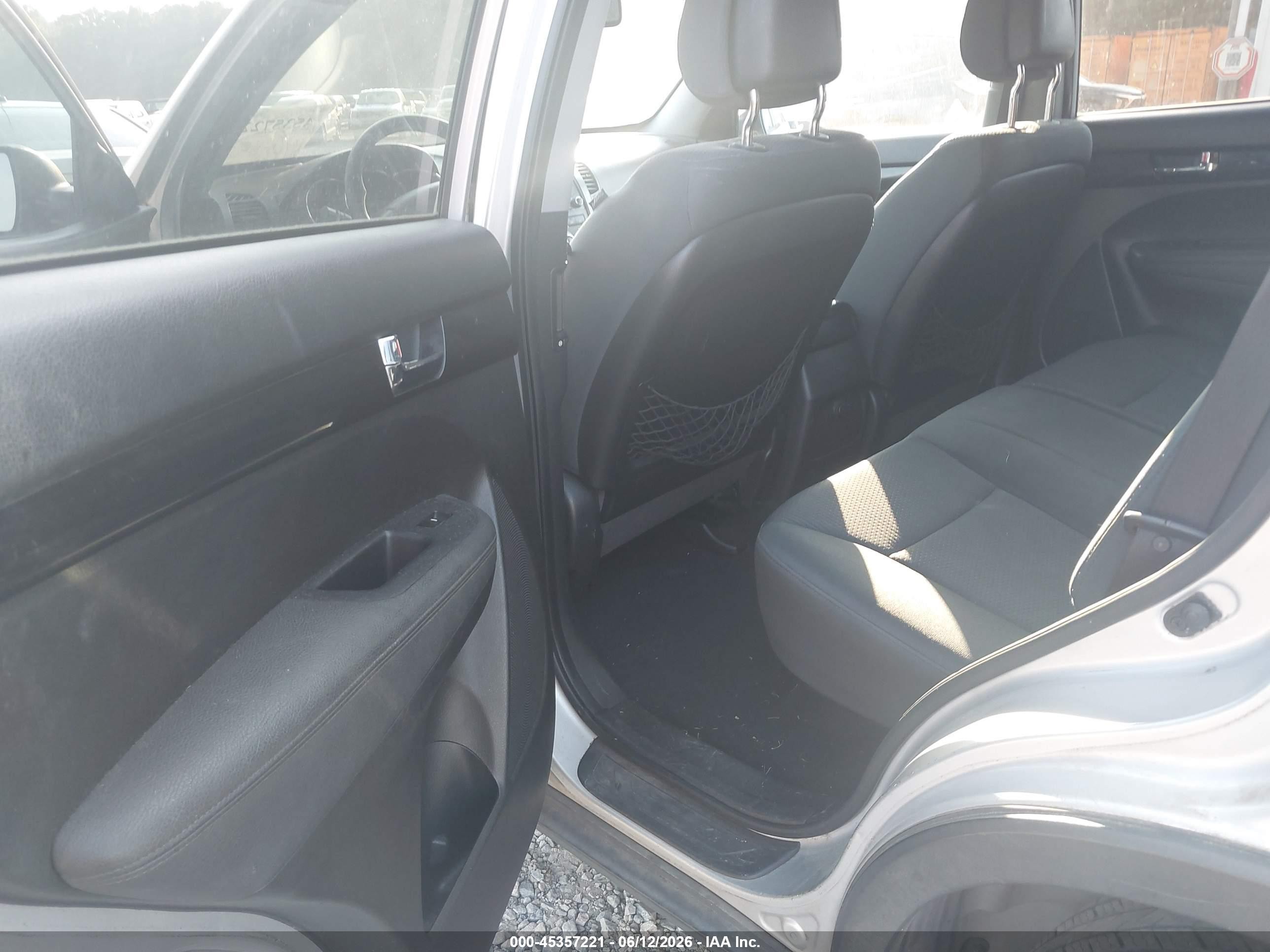 2011 Kia Sorento Lx Серый vin: 5XYKT3A1XBG024683