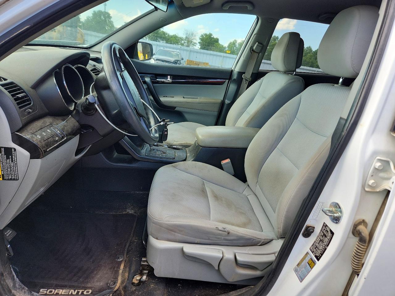 2011 Kia Sorento Lx White vin: 5XYKT3A1XBG045565