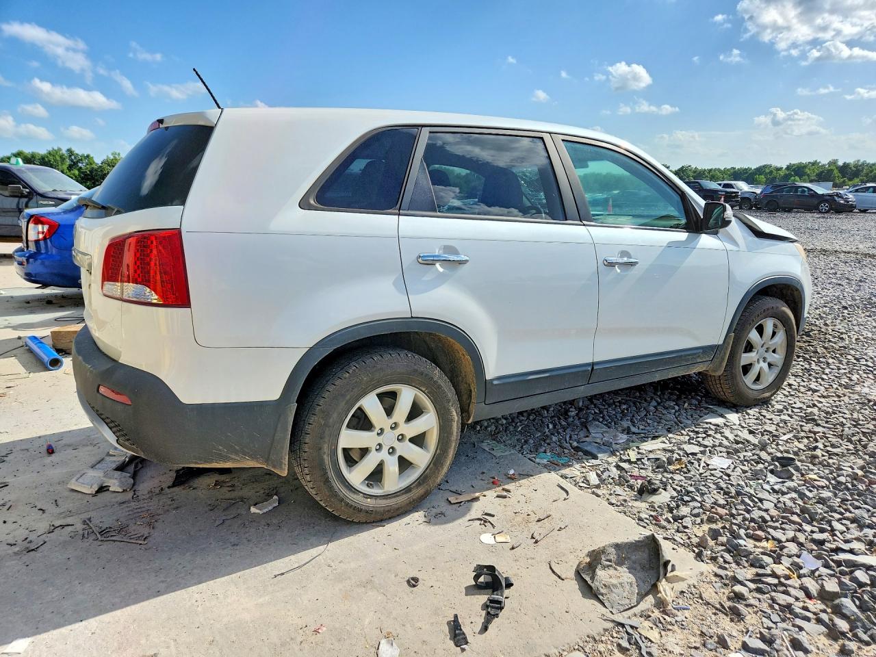 2011 Kia Sorento Lx White vin: 5XYKT3A1XBG045565