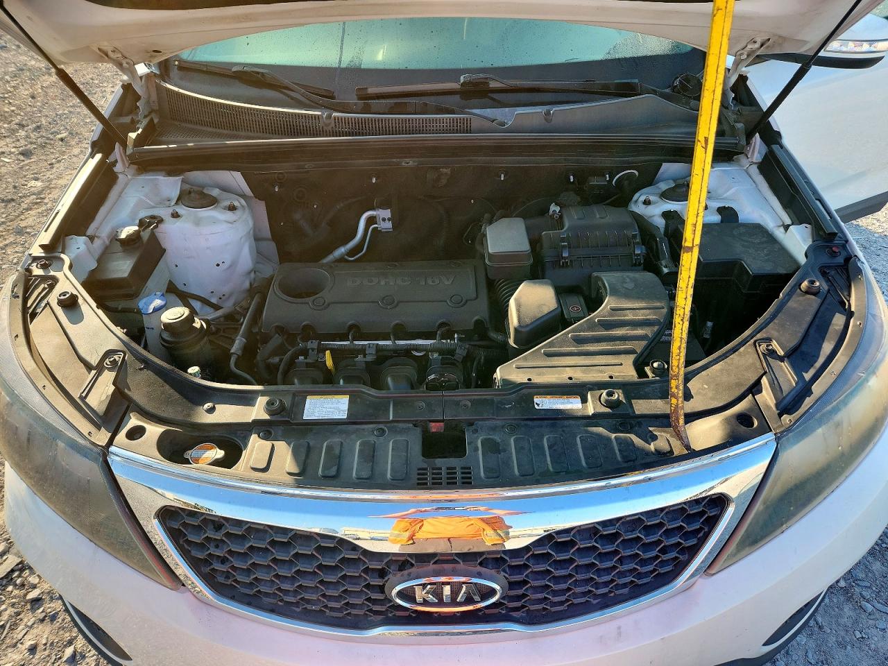 2012 Kia Sorento Lx White vin: 5XYKT3A1XCG222410