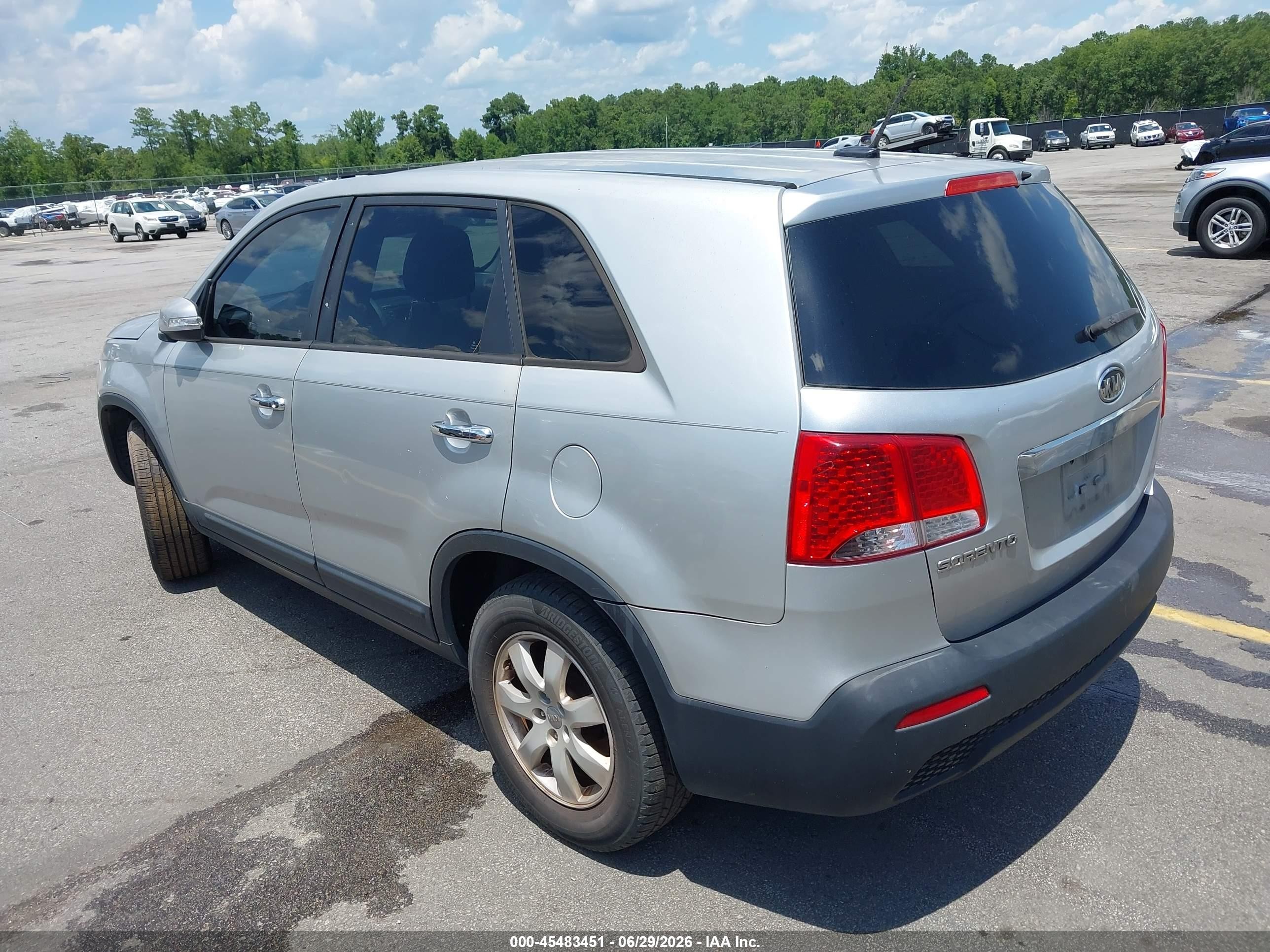 2013 Kia Sorento Lx Серебряный vin: 5XYKT3A1XDG312772