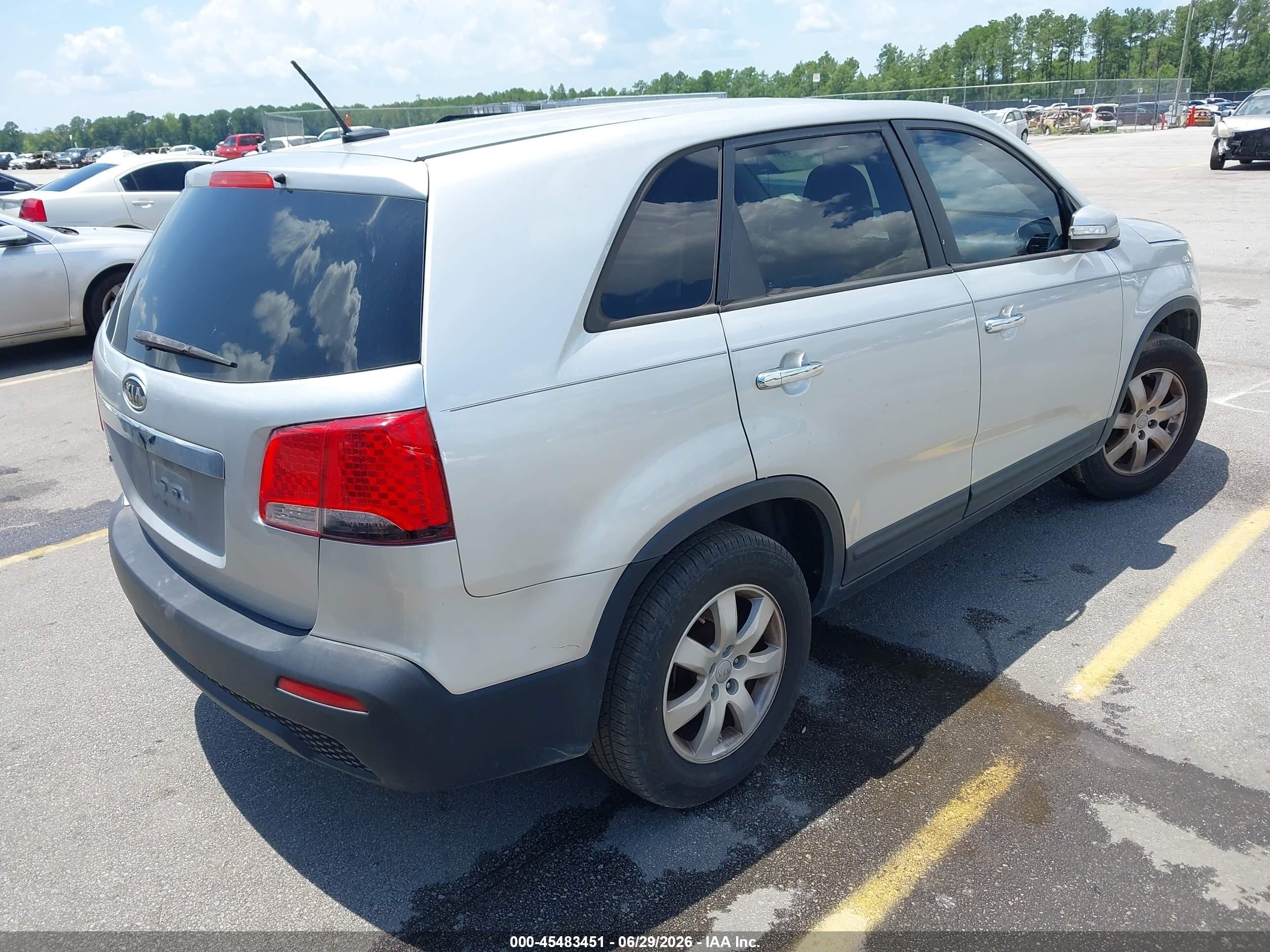 2013 Kia Sorento Lx Серебряный vin: 5XYKT3A1XDG312772
