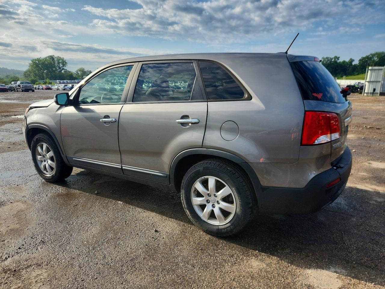 2013 Kia Sorento Lx Серый vin: 5XYKT3A1XDG400124
