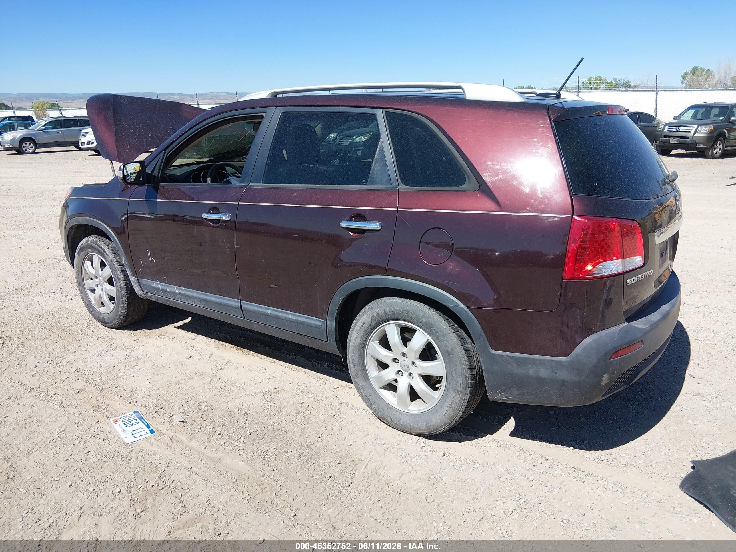 2012 Kia Sorento Lx V6 Purple vin: 5XYKT3A29CG246366