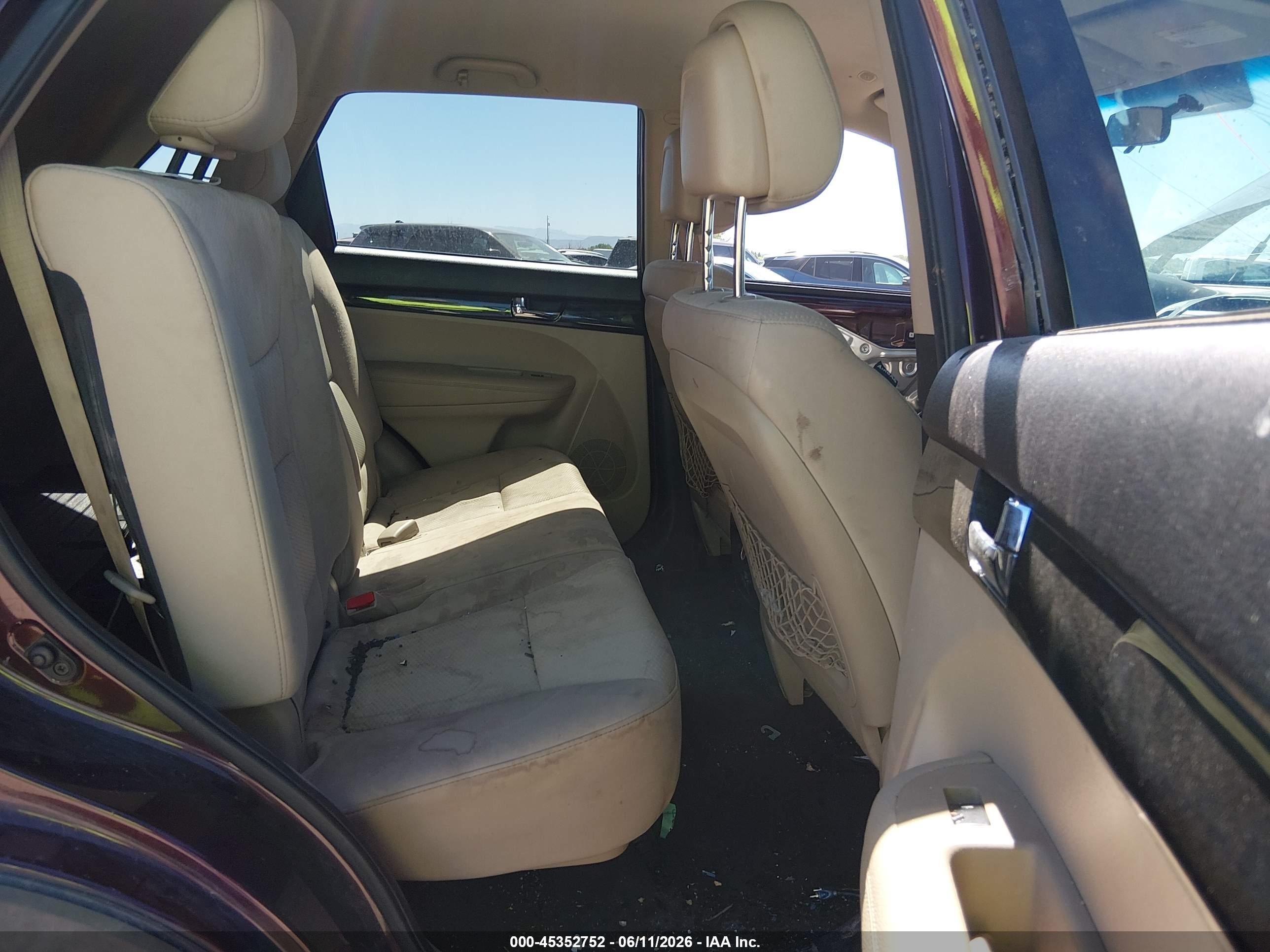 2012 Kia Sorento Lx V6 Purple vin: 5XYKT3A29CG246366