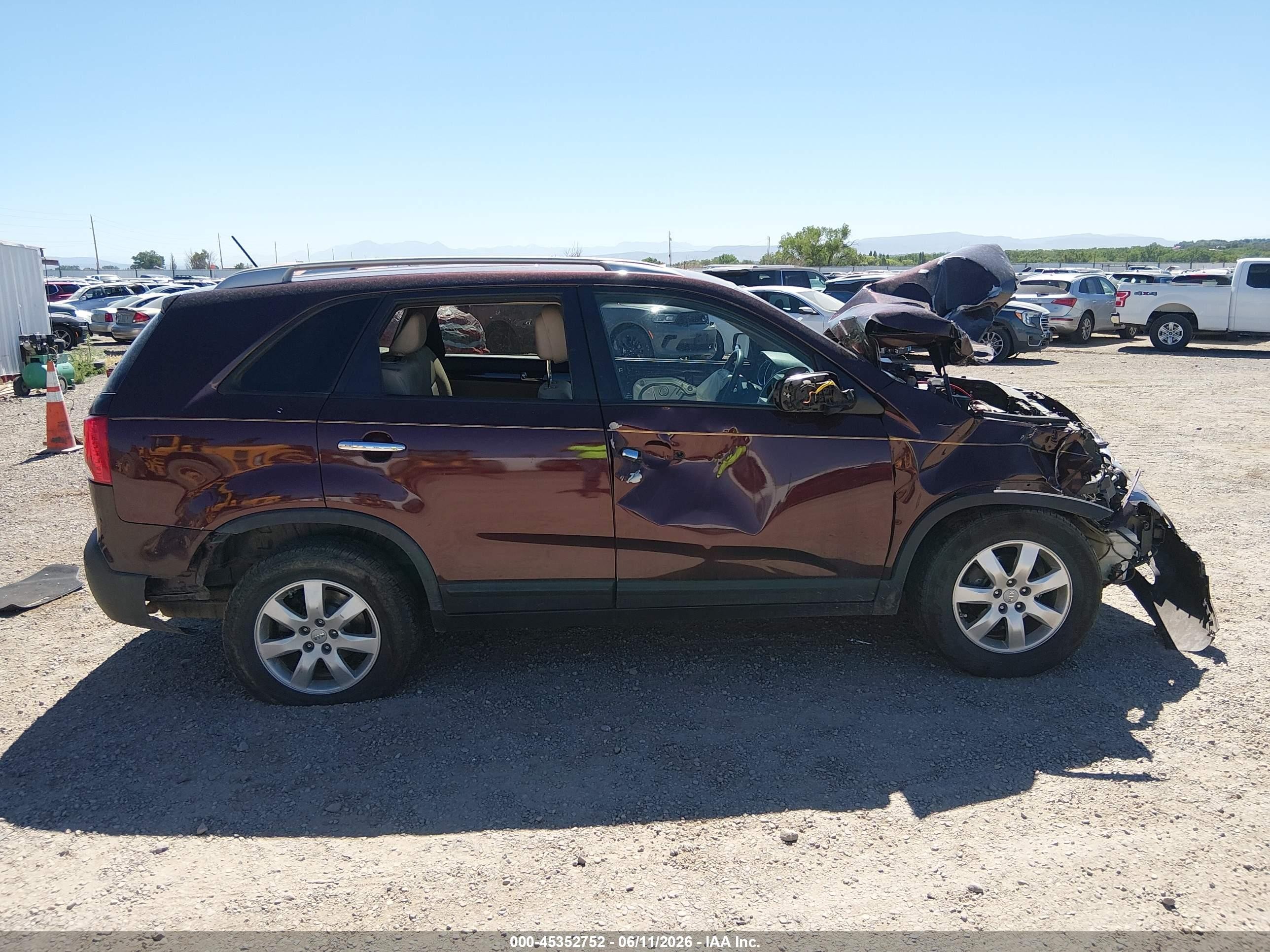 2012 Kia Sorento Lx V6 Purple vin: 5XYKT3A29CG246366