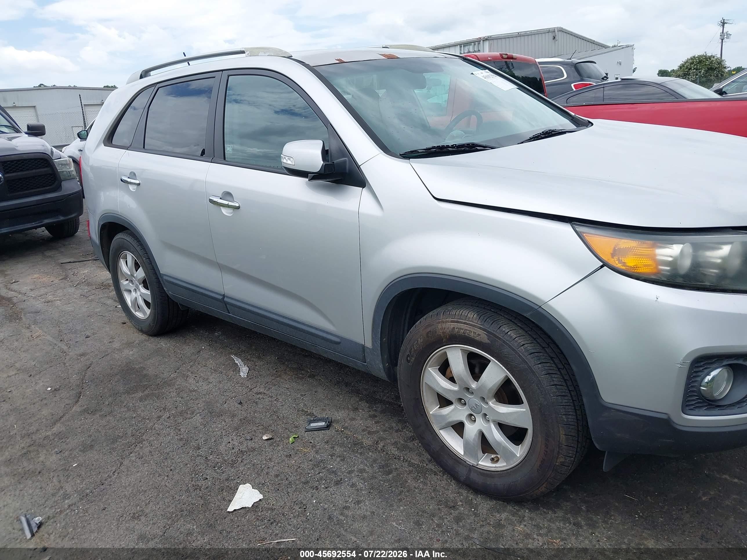 2013 Kia Sorento Lx Silver vin: 5XYKT3A60DG328958
