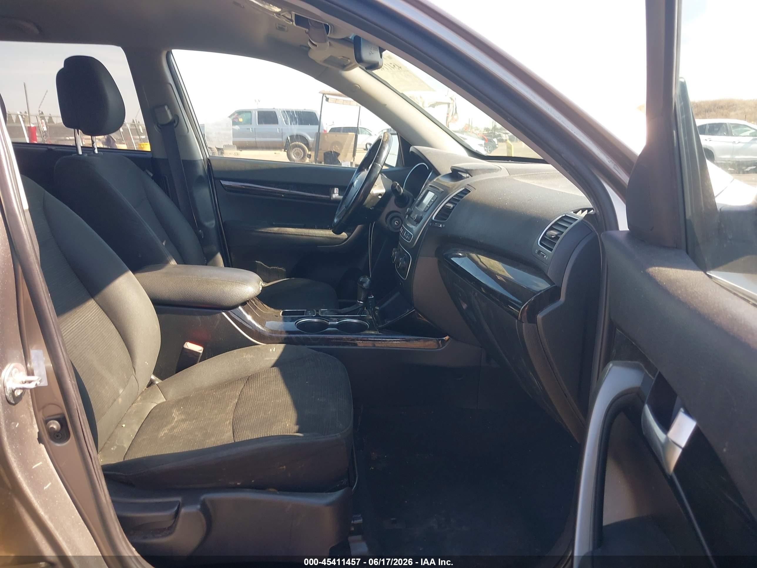 2014 Kia Sorento Lx Серый vin: 5XYKT3A60EG540289