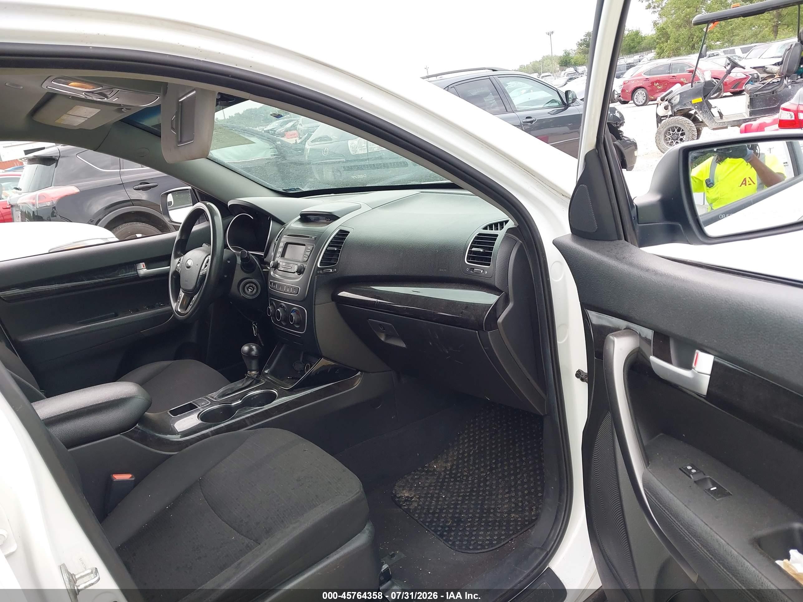 2015 Kia Sorento Lx White vin: 5XYKT3A60FG577232