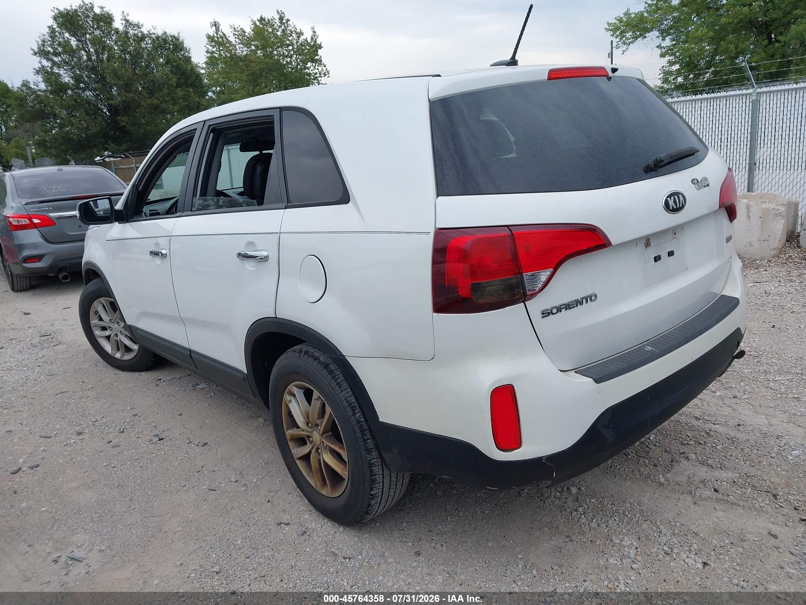 2015 Kia Sorento Lx White vin: 5XYKT3A60FG577232