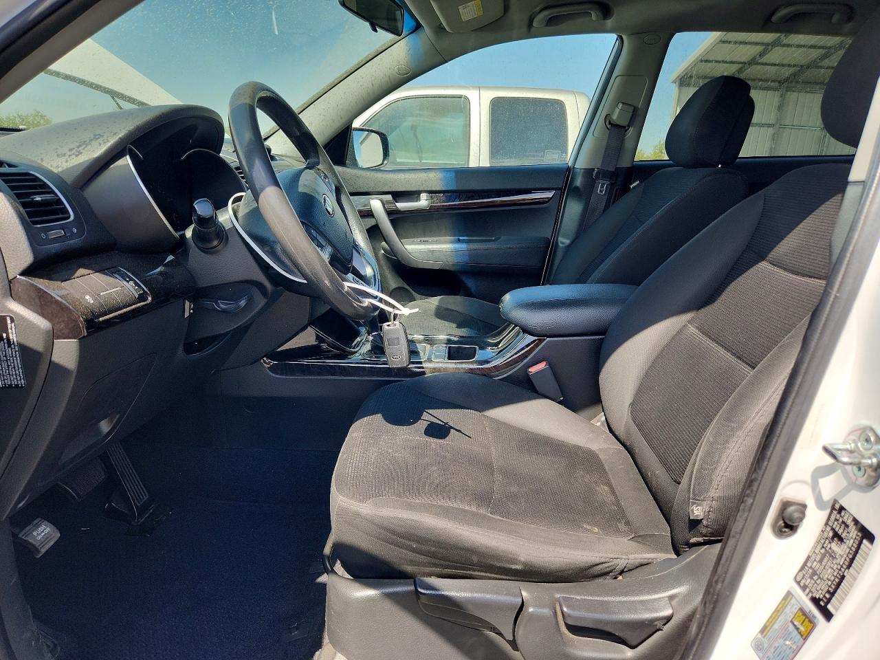 2015 Kia Sorento Lx Белый vin: 5XYKT3A60FG588053