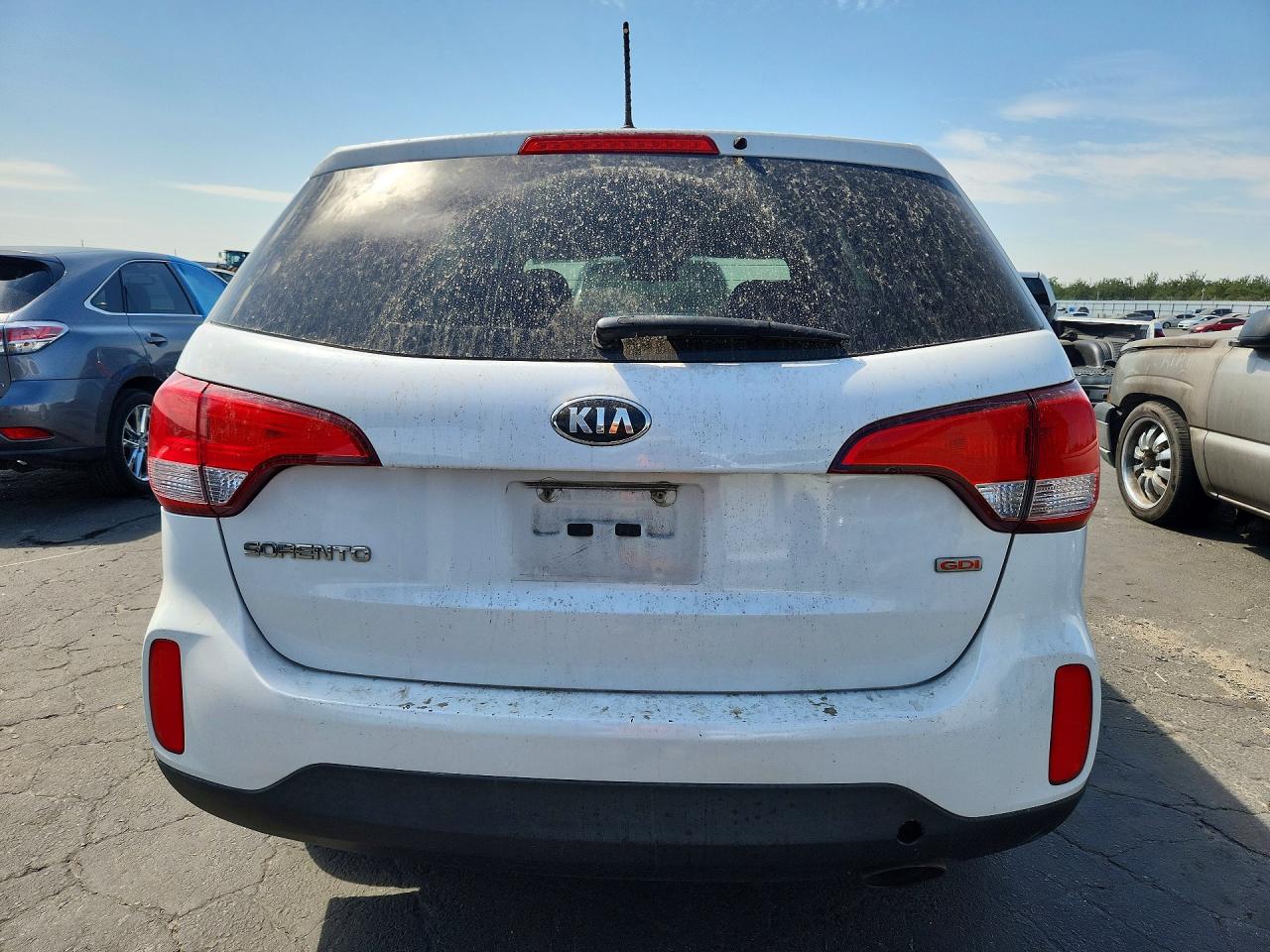 2015 Kia Sorento Lx Белый vin: 5XYKT3A60FG588053