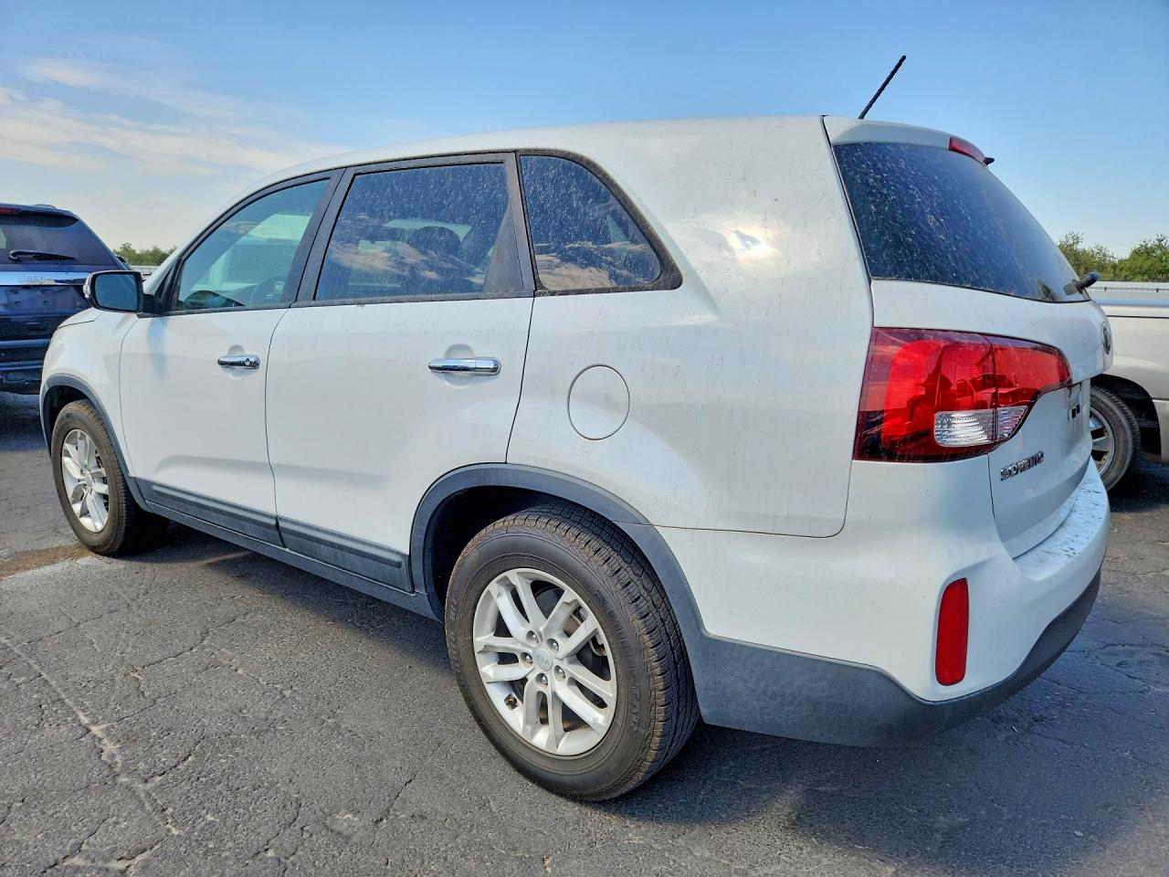 2015 Kia Sorento Lx Белый vin: 5XYKT3A60FG588053