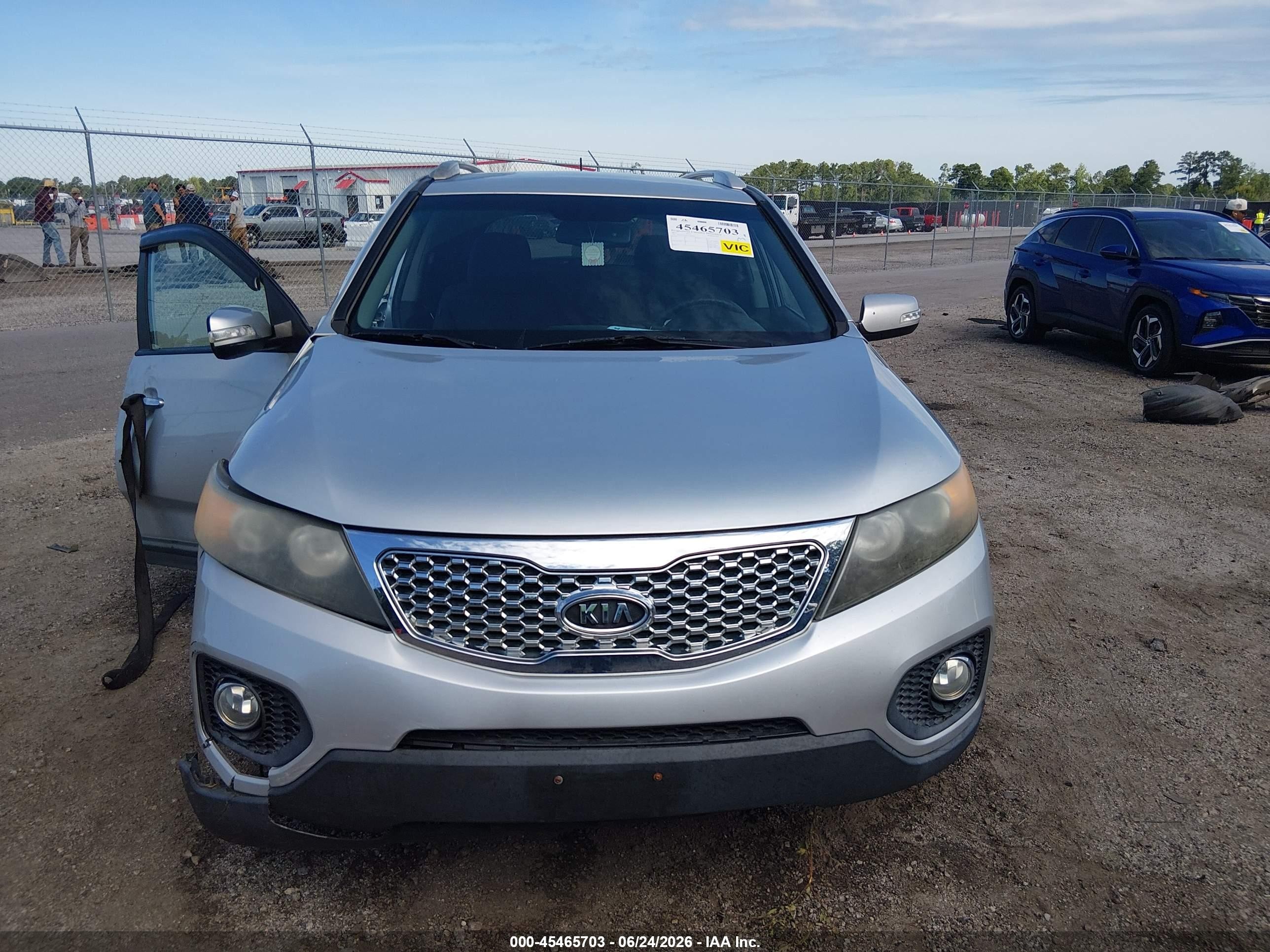 2012 Kia Sorento Lx Silver vin: 5XYKT3A61CG205202