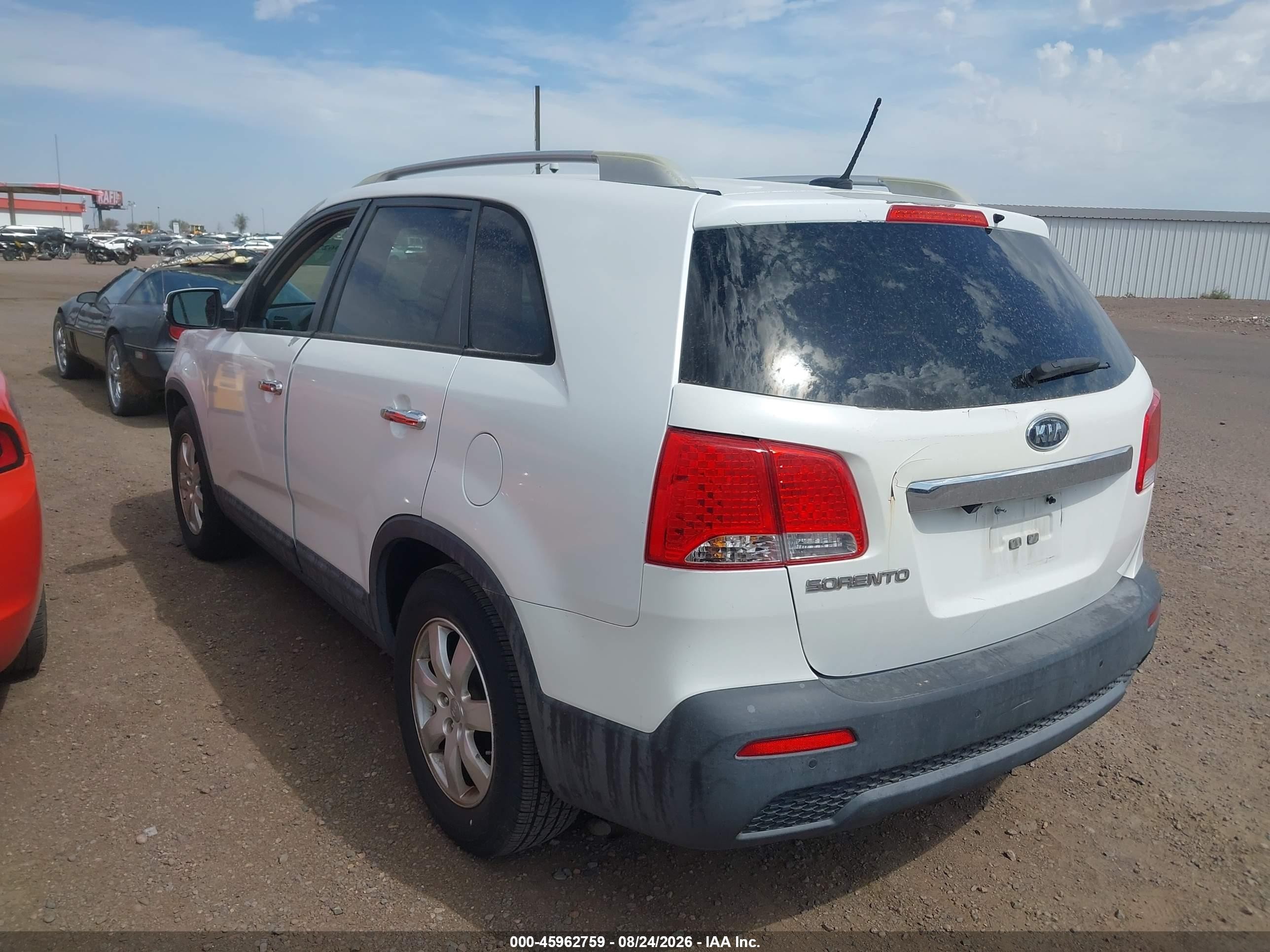 2012 Kia Sorento Lx White vin: 5XYKT3A61CG308832