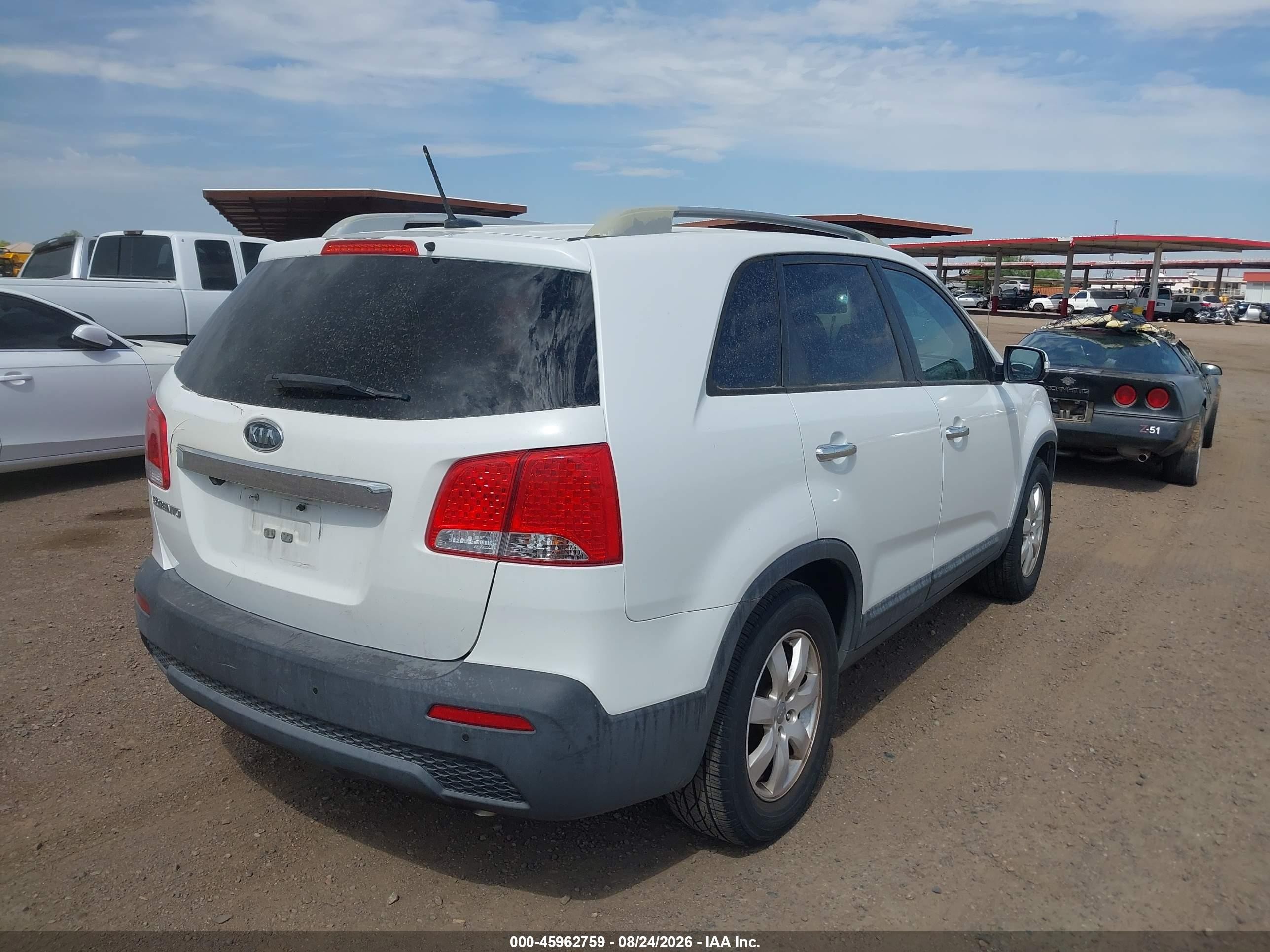 2012 Kia Sorento Lx White vin: 5XYKT3A61CG308832