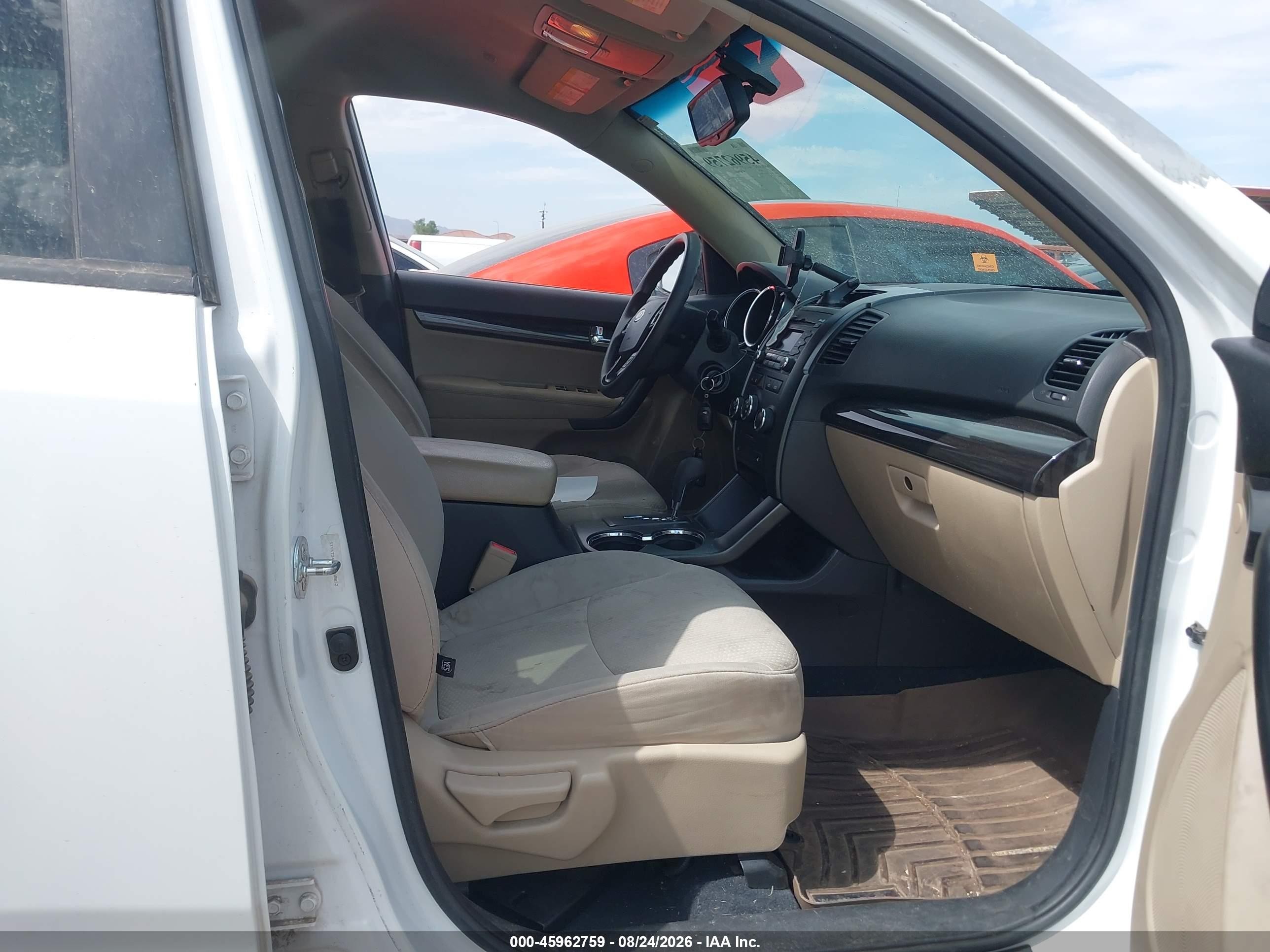2012 Kia Sorento Lx White vin: 5XYKT3A61CG308832