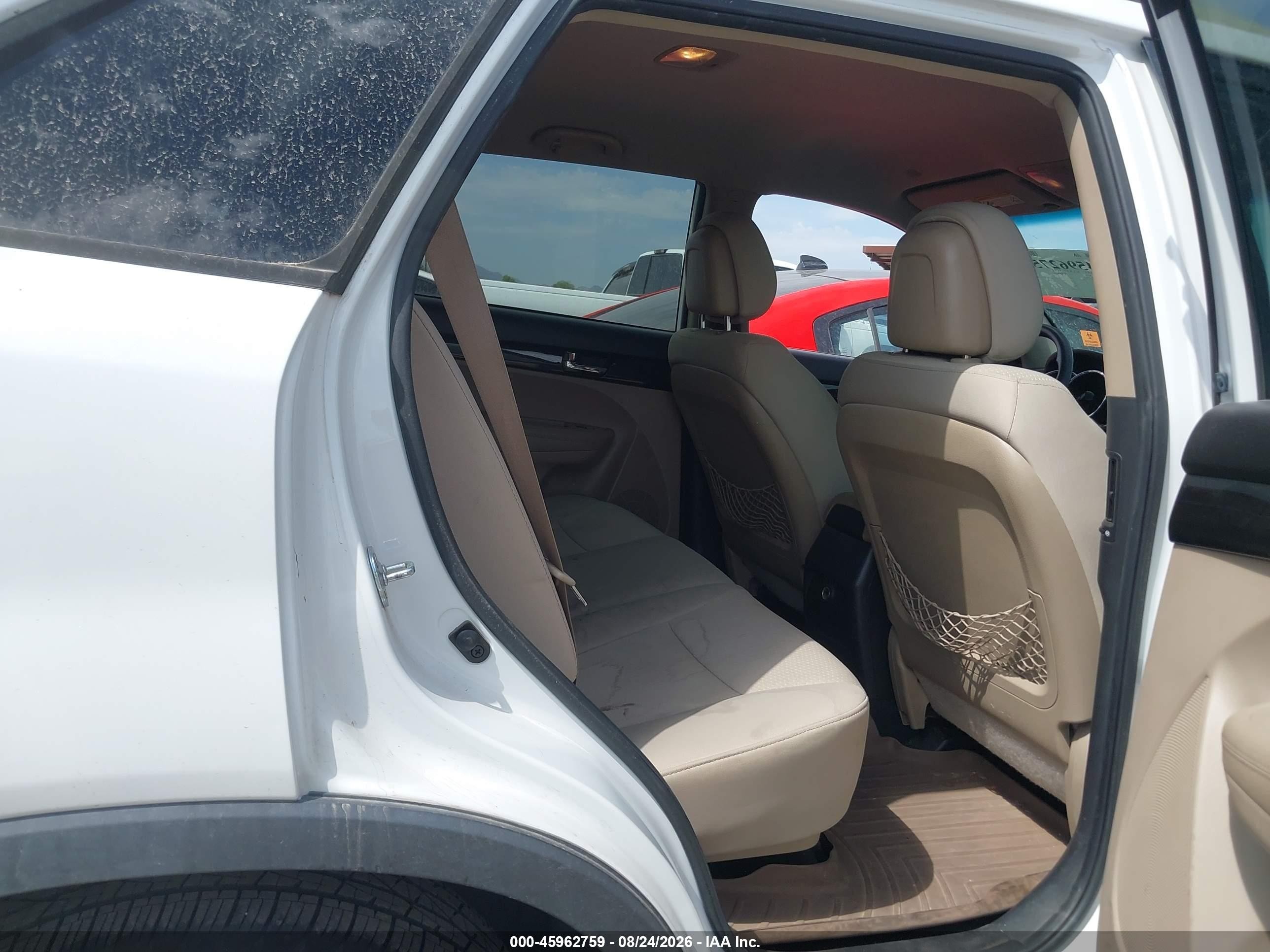 2012 Kia Sorento Lx White vin: 5XYKT3A61CG308832