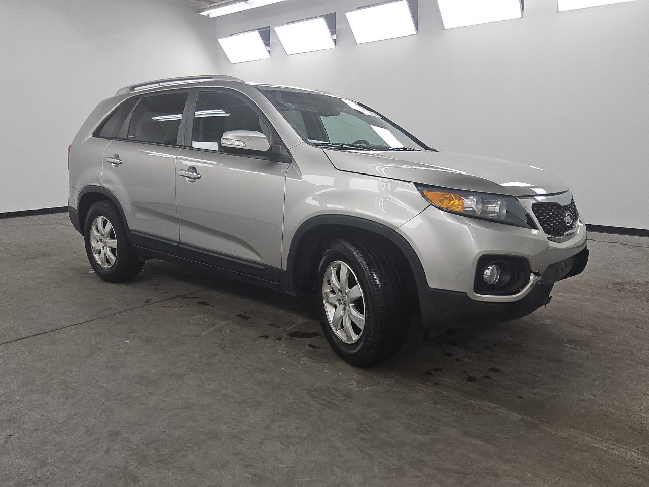 2013 Kia Sorento Lx Silver vin: 5XYKT3A61DG345719 Damage: Alarm System, Aftermarket, Acceptable
