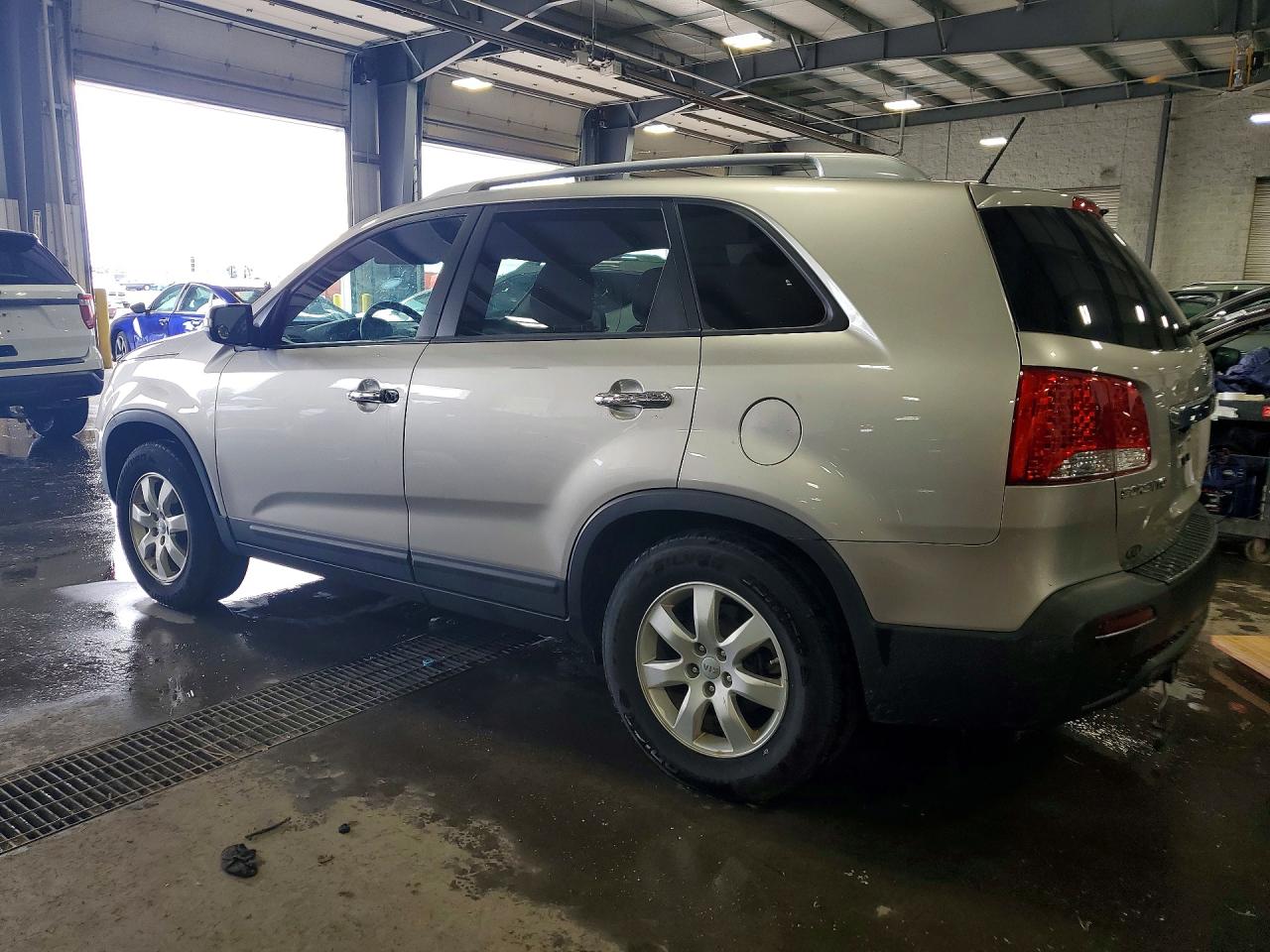 2013 Kia Sorento Lx Серый vin: 5XYKT3A61DG353951