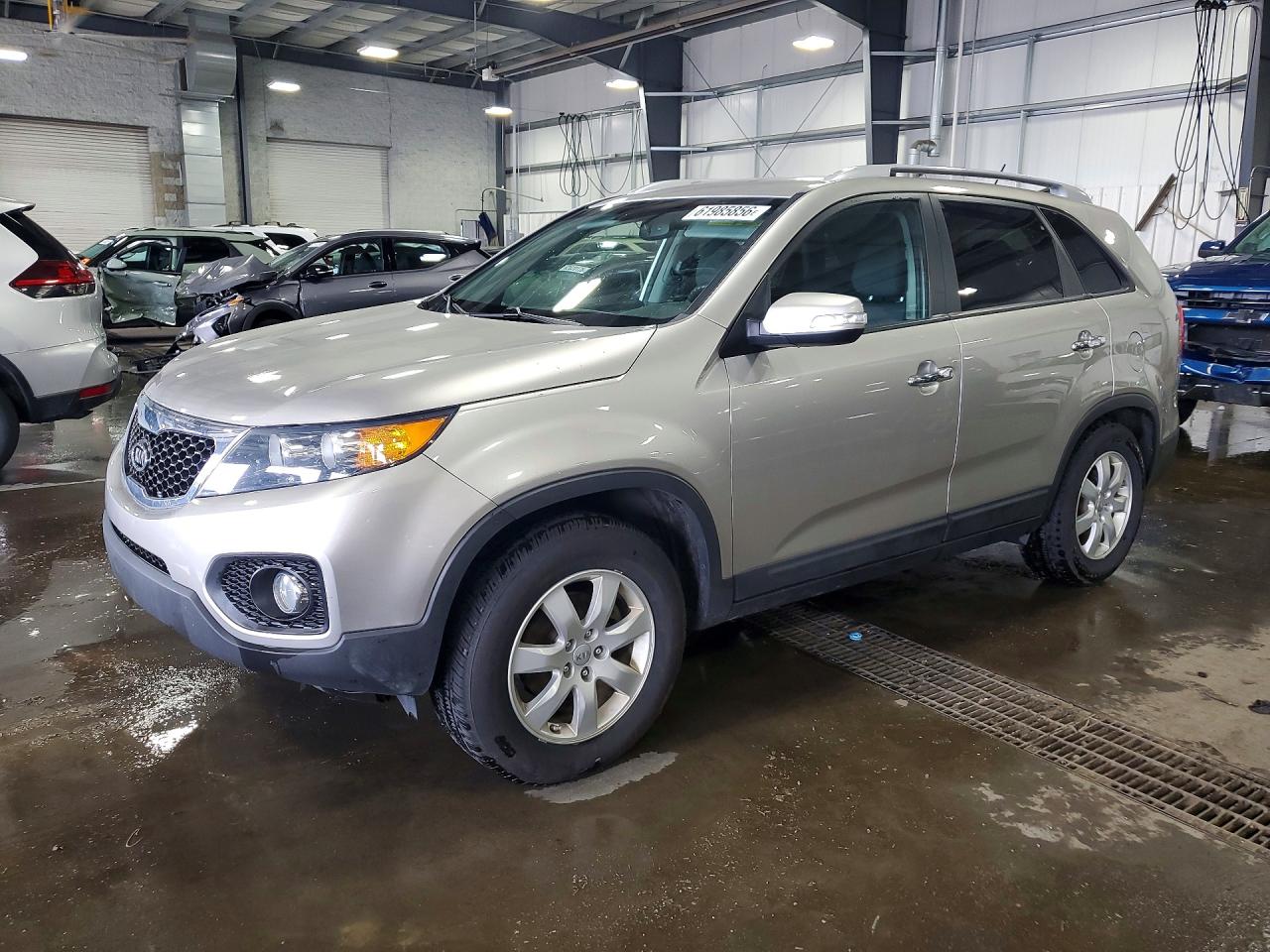 2013 Kia Sorento Lx Серый vin: 5XYKT3A61DG353951