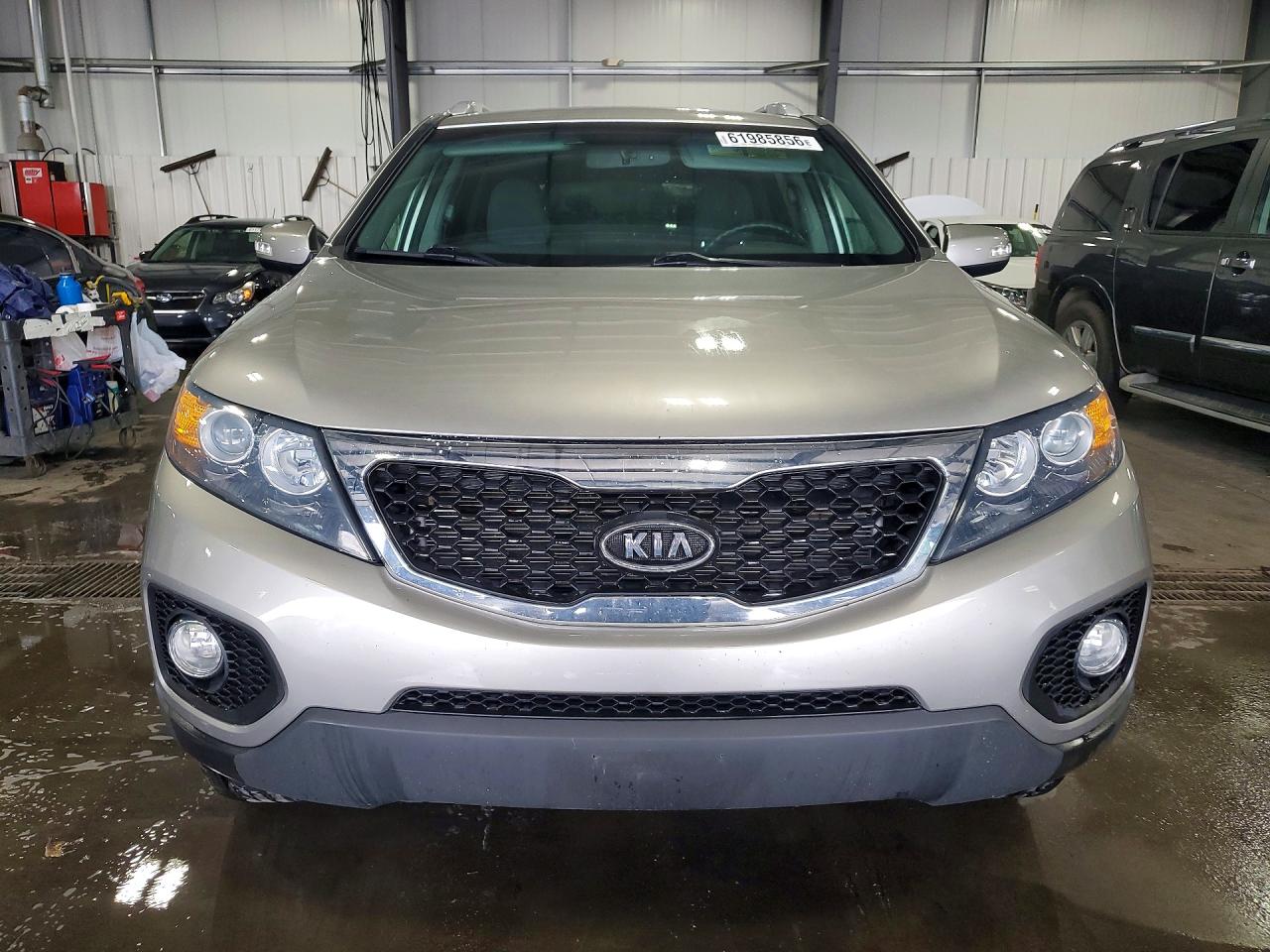 2013 Kia Sorento Lx Серый vin: 5XYKT3A61DG353951