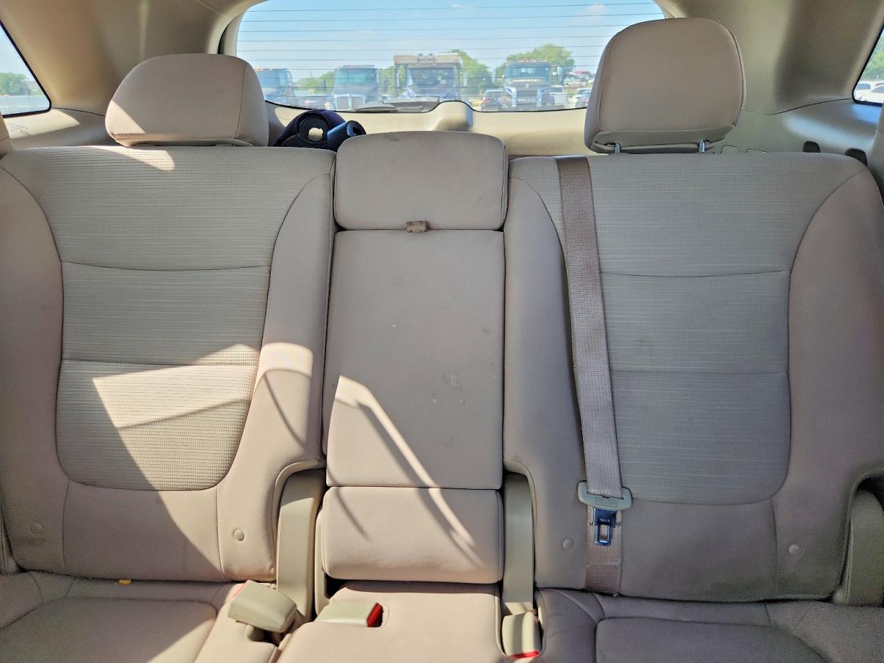 2014 Kia Sorento Lx White vin: 5XYKT3A61EG523193