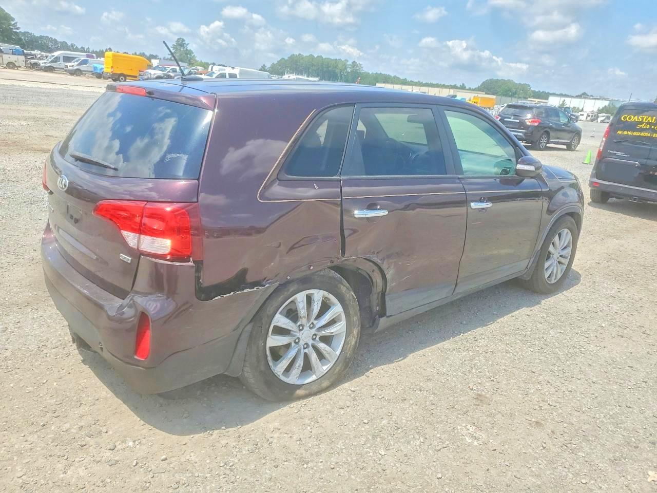2014 Kia Sorento Lx Burgundy vin: 5XYKT3A61EG548918