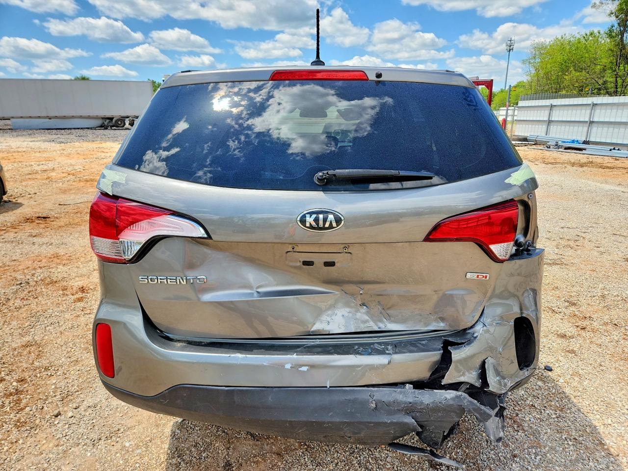 2015 Kia Sorento Lx Tan vin: 5XYKT3A61FG559886