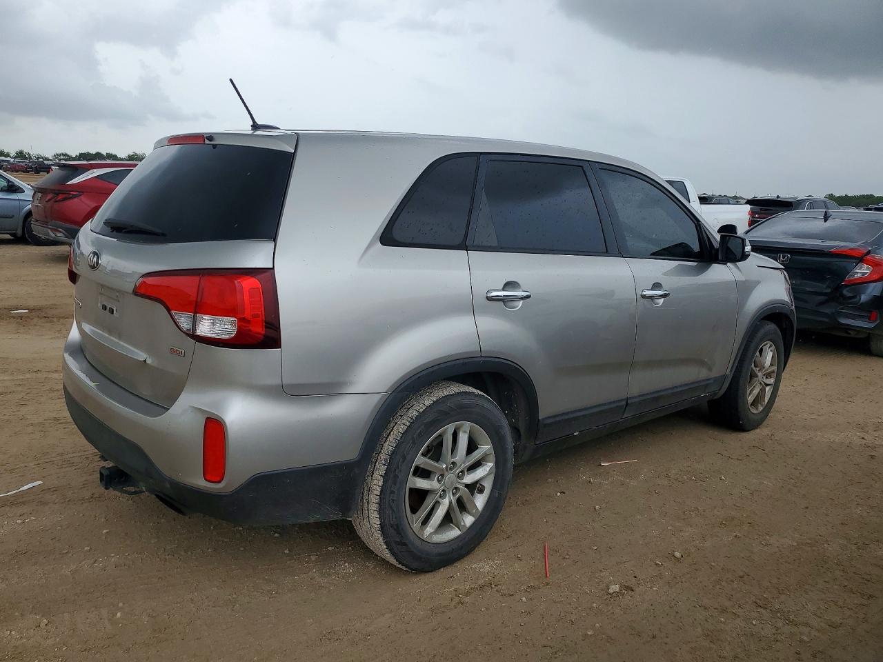 2015 Kia Sorento Lx Gray vin: 5XYKT3A61FG588885