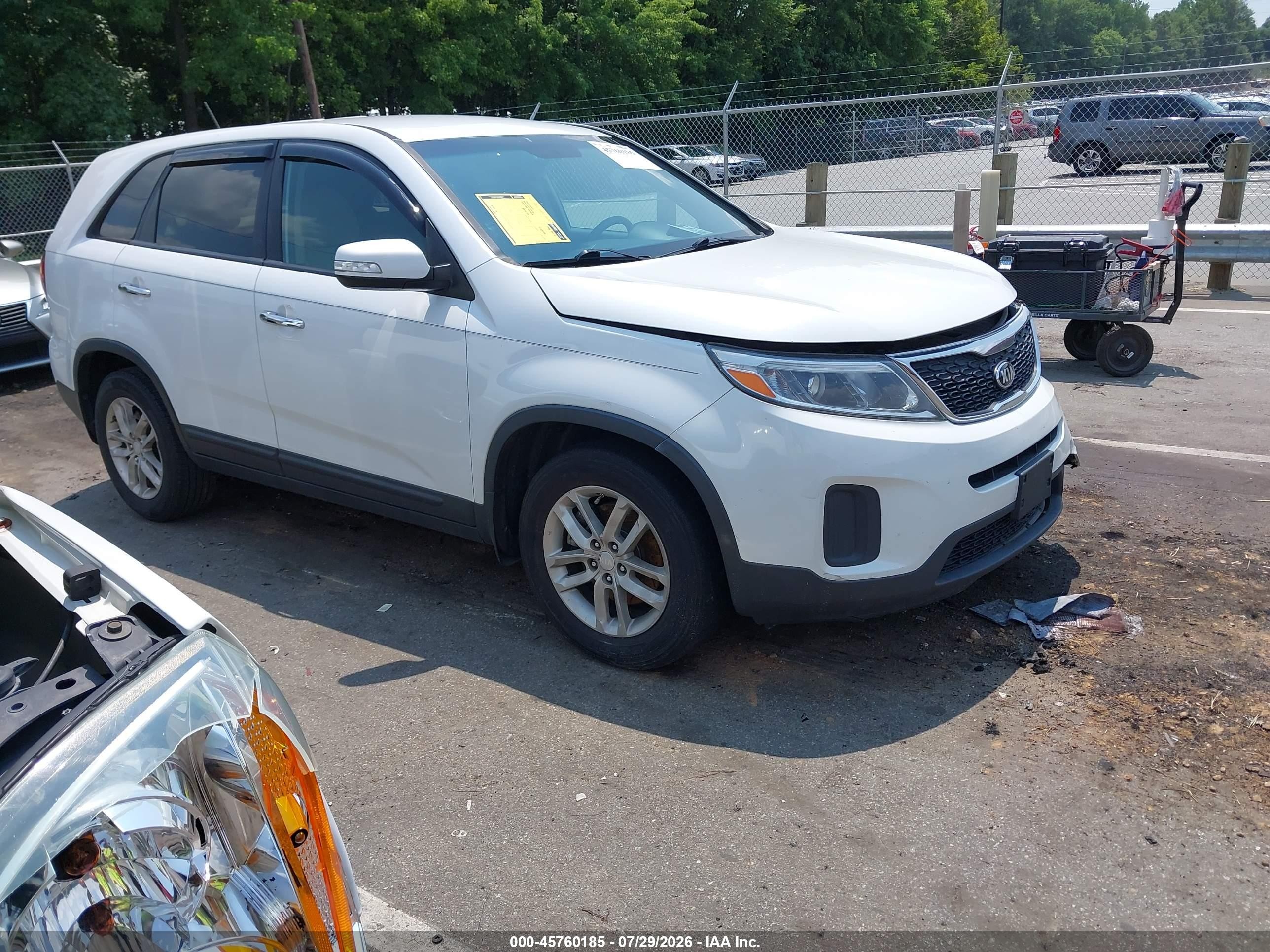 2015 Kia Sorento Lx White vin: 5XYKT3A61FG591110